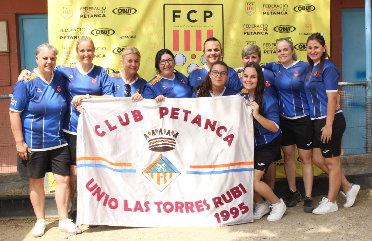 Les noies de la UP Les Torres-Rubí, campiones de la lliga catalana de petanca. FOTO: Cedida
