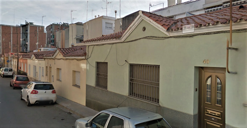 Formen part de la promoció de "cases barates" o habitatges destinats a famílies de pocs recursos. Foto: Google Maps Formen part de la promoció de "cases barates" o habitatges destinats a famílies de pocs recursos. Foto: Google Maps