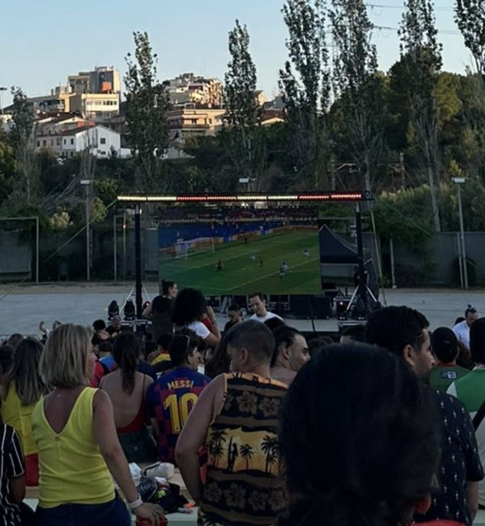 Aquest diumenge 14 de juliol l'amfiteatre del Castell ha acollit la retransmissió de la final de l'Eurocopa. Foto: Cedida Aquest diumenge 14 de juliol l'amfiteatre del Castell ha acollit la retransmissió de la final de l'Eurocopa. Foto: Cedida