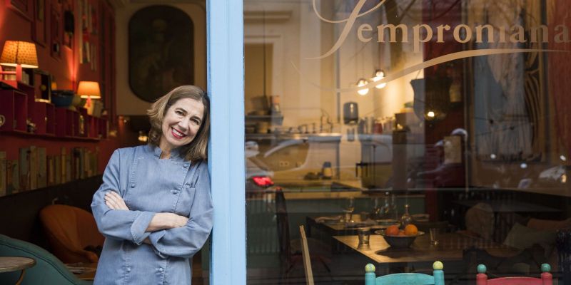 Ada Parellada fa més de trenta anys regenta el seu restaurant Semproniana, a Barcelona, des d'on defensa la recuperació de la tradició culinària de tota la vida FOTO: Bernat Millet Ada Parellada fa més de trenta anys regenta el seu restaurant Semproniana, a Barcelona, des d'on defensa la recuperació de la tradició culinària de tota la vida FOTO: Bernat Millet