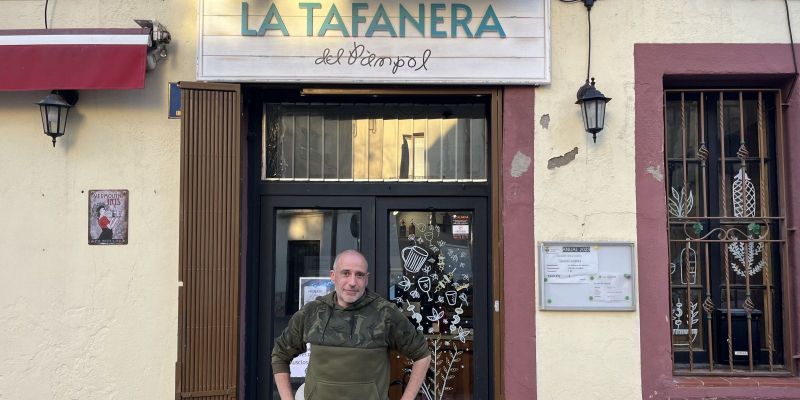 La Tafanera del Pàmpol és una vermuteria que va néixer l'any 2022 i que va portar al municipi una idea completament innovadora de negoci. Foto: Pablo Sánchez-Montañés La Tafanera del Pàmpol és una vermuteria que va néixer l'any 2022 i que va portar al municipi una idea completament innovadora de negoci. Foto: Pablo Sánchez-Montañés