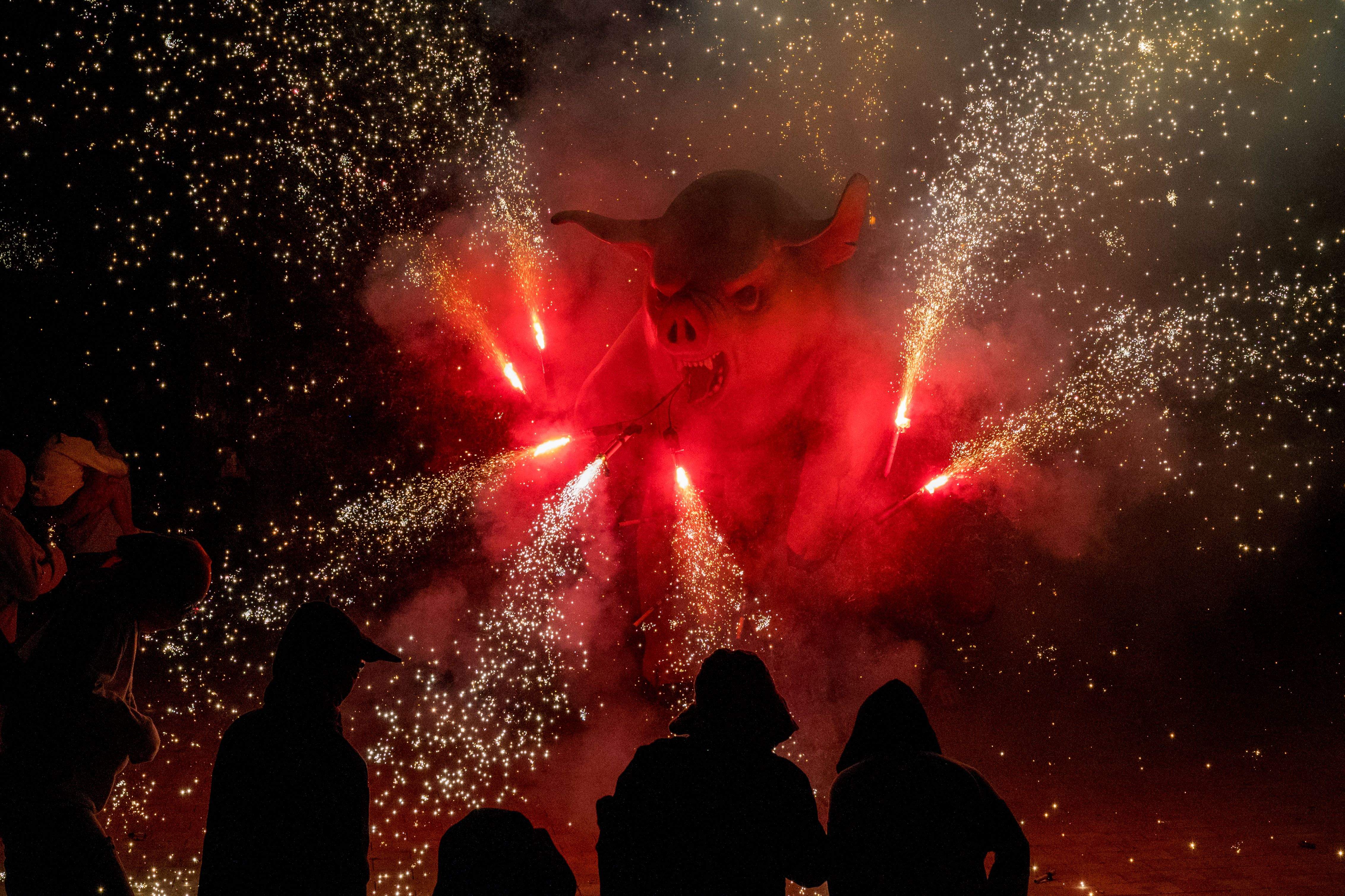 XII Trobada de Bèsties de Foc de Rubí per Sant Roc | FOTO: Carmelo Jiménez
