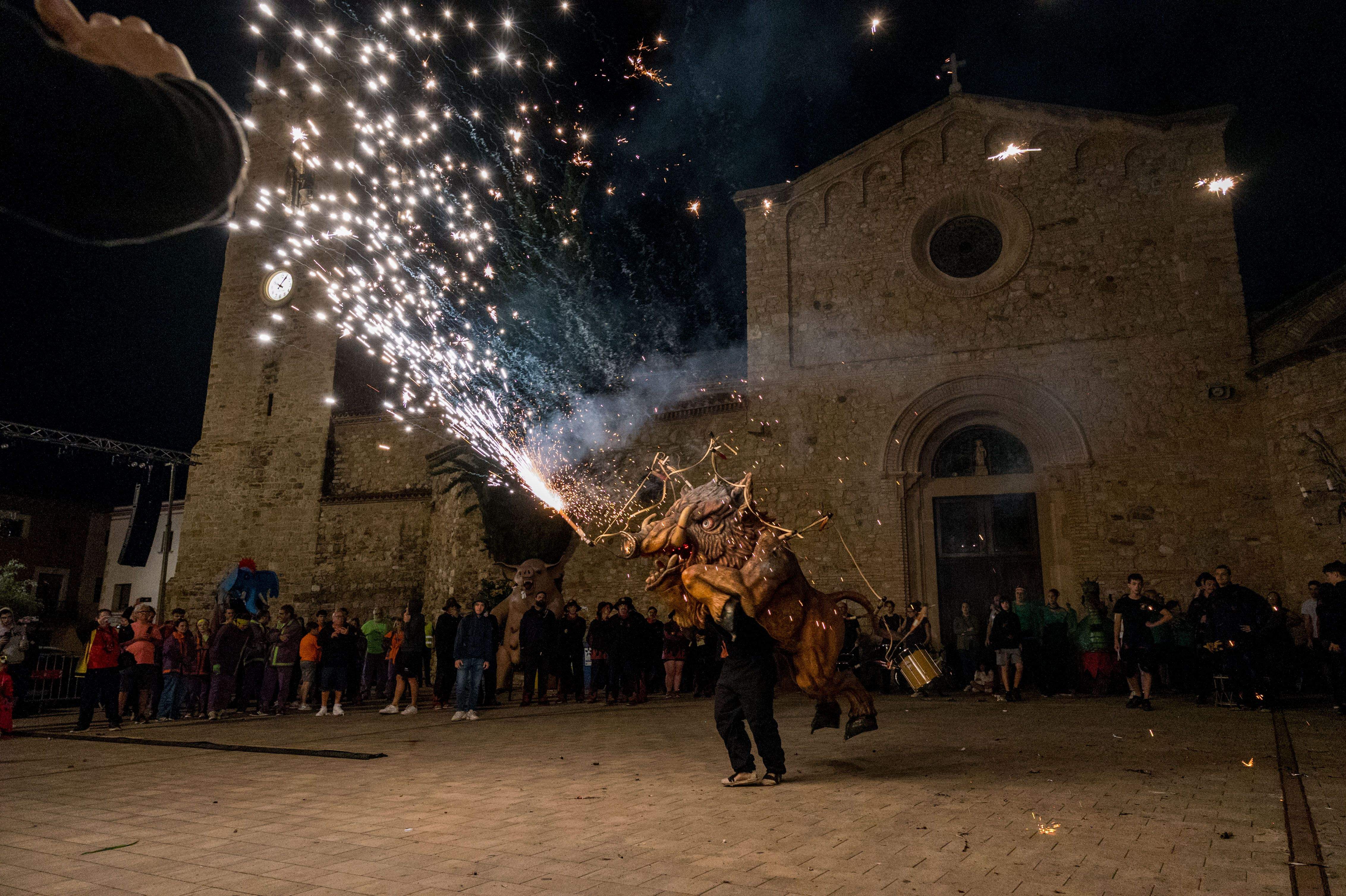 XII Trobada de Bèsties de Foc de Rubí per Sant Roc | FOTO: Carmelo Jiménez
