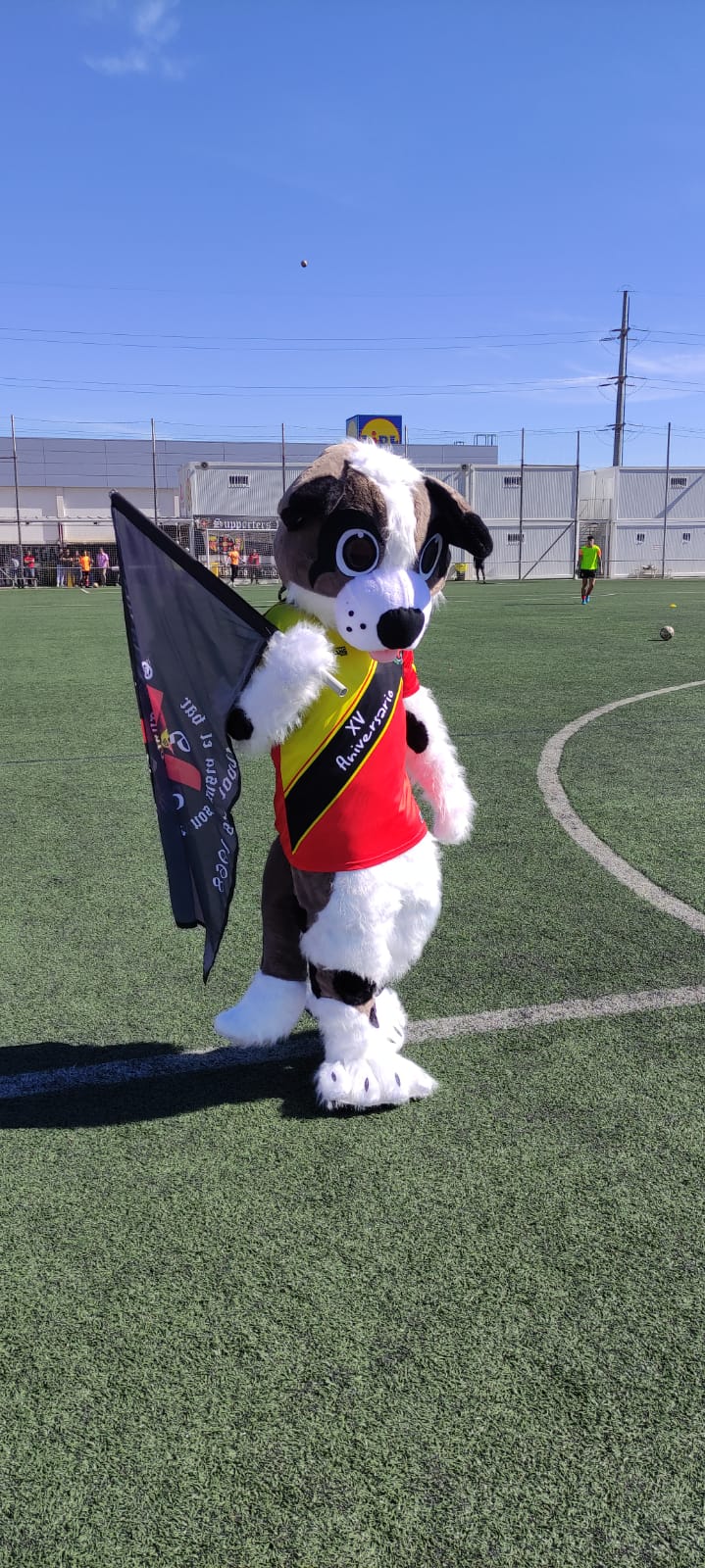 La nova mascota del Veinti, "Perro". FOTO: Cedida La nova mascota del Veinti, "Perro". FOTO: Cedida