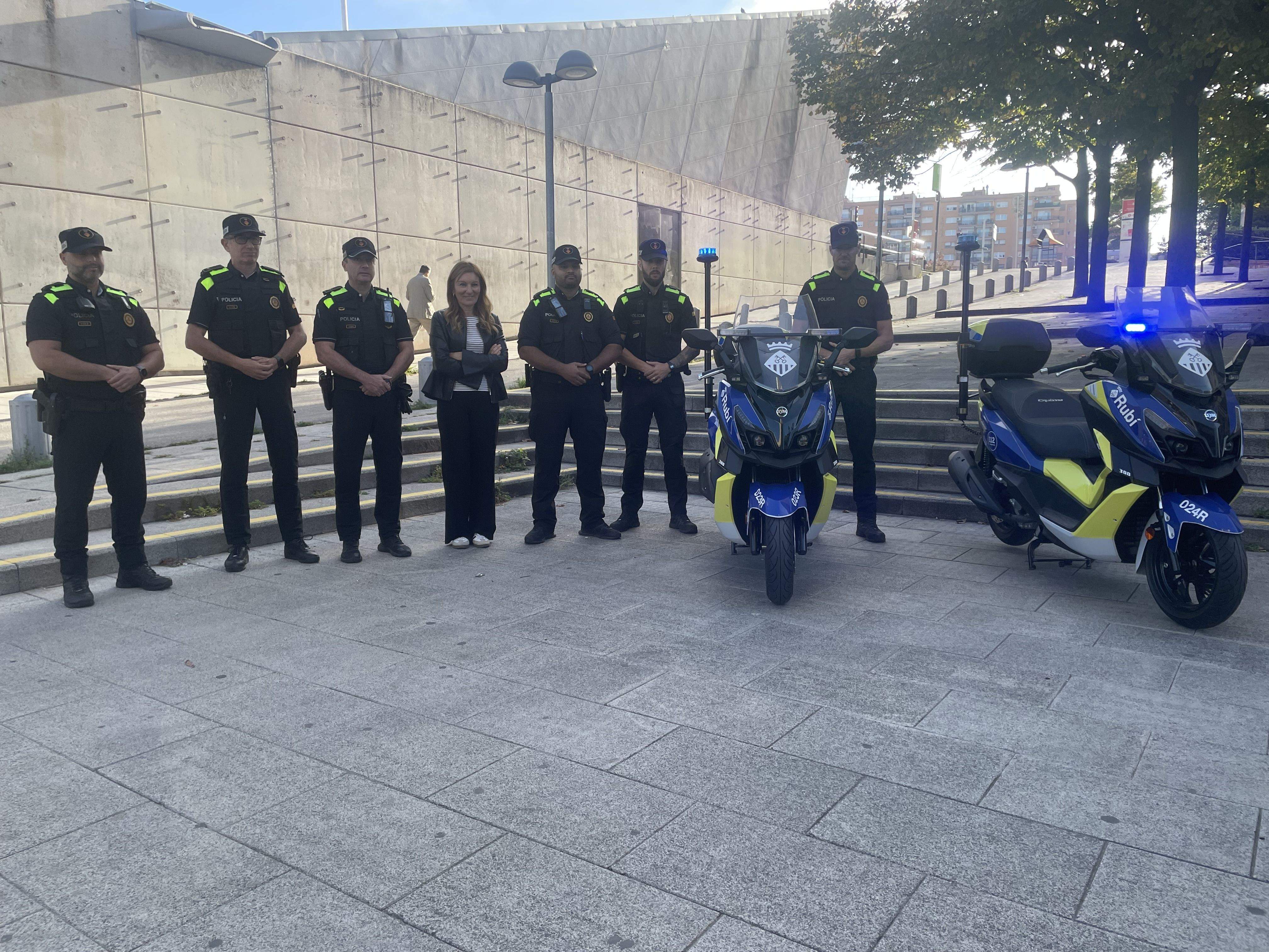 Rubí ja té una nova unitat de policia de proximitat. FOTO: Estela Luengo