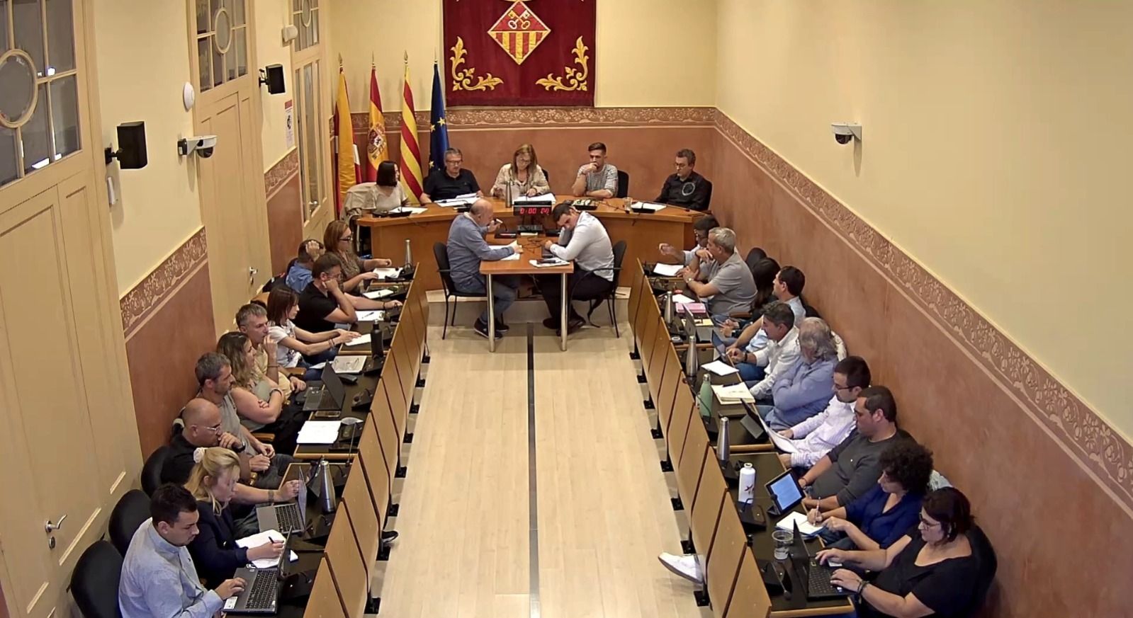 El ple aprova inicialment congelar els impostos municipals per al 2025