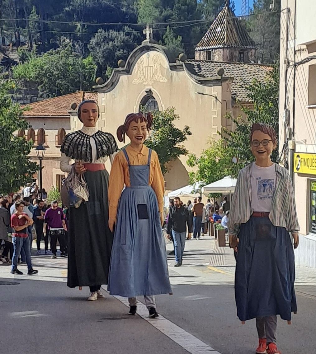 Les tres colles de geganters de la ciutat participen en la Trobada Comarcal del Vallès. FOTO: Cedida Les tres colles de geganters de la ciutat participen en la Trobada Comarcal del Vallès. FOTO: Cedida