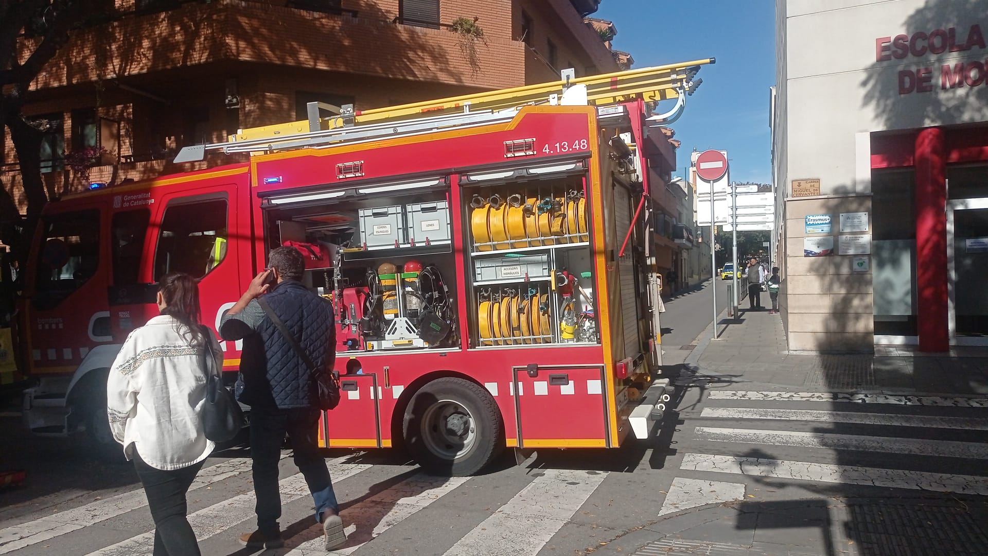 Crema el cablejat elèctric d'un bar al carrer Cervantes. FOTO: Cedida Crema el cablejat elèctric d'un bar al carrer Cervantes. FOTO: Cedida