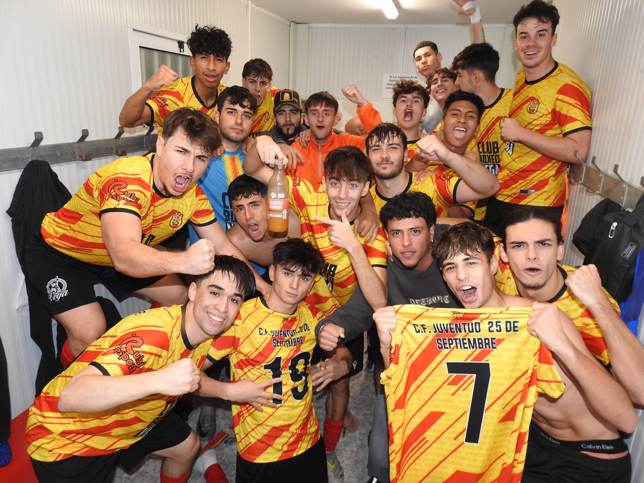 L’Amateur B del CF Juventud 25 de Septiembre va aconseguir una nova victòria 4-1. FOTO: Veinti L’Amateur B del CF Juventud 25 de Septiembre va aconseguir una nova victòria 4-1. FOTO: Veinti