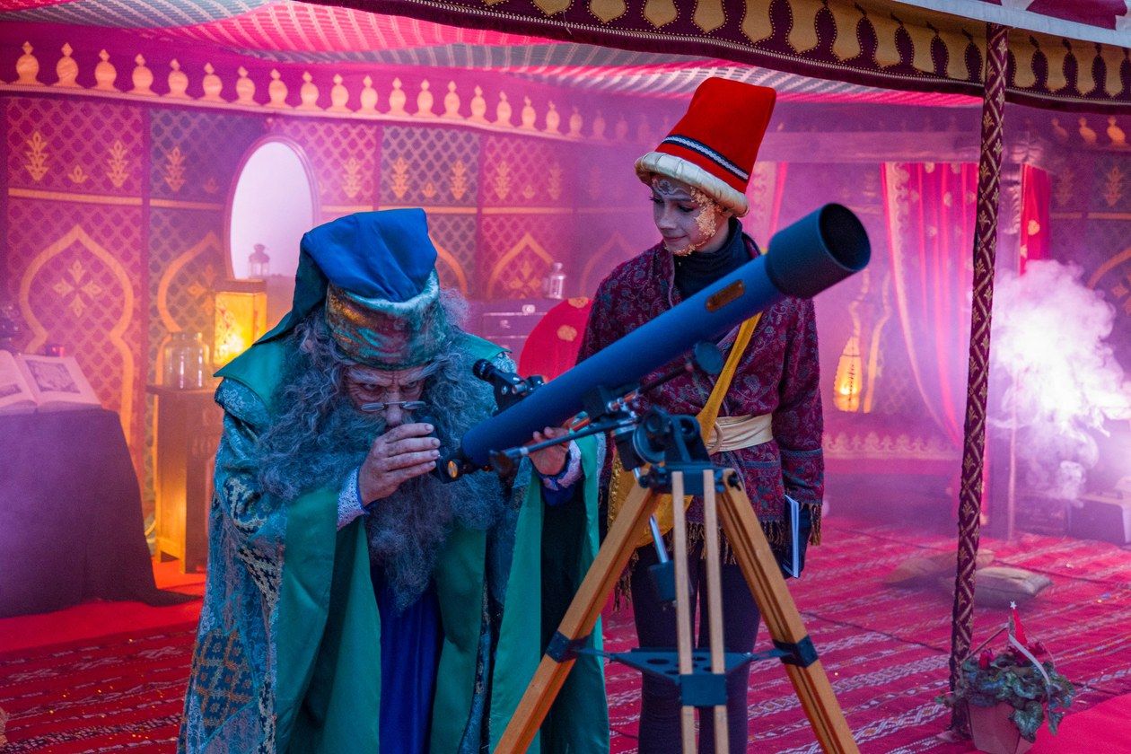 Desenes d’infants visiten el Campament Màgic durant el seu primer dia d’obertura. FOTO: Ajuntament de Rubí - Localpres