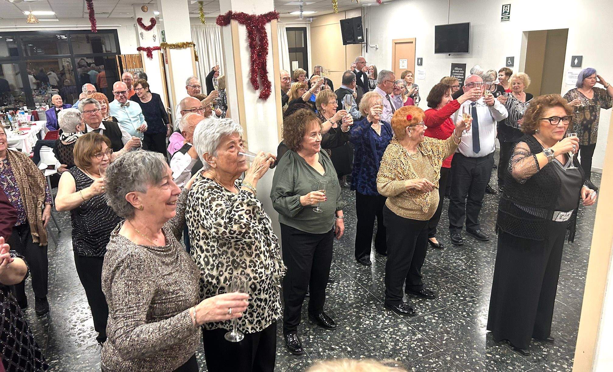 Festa de Cap d'any de l'Associació de la Gent Gran de Rubí. FOTO: Cedida