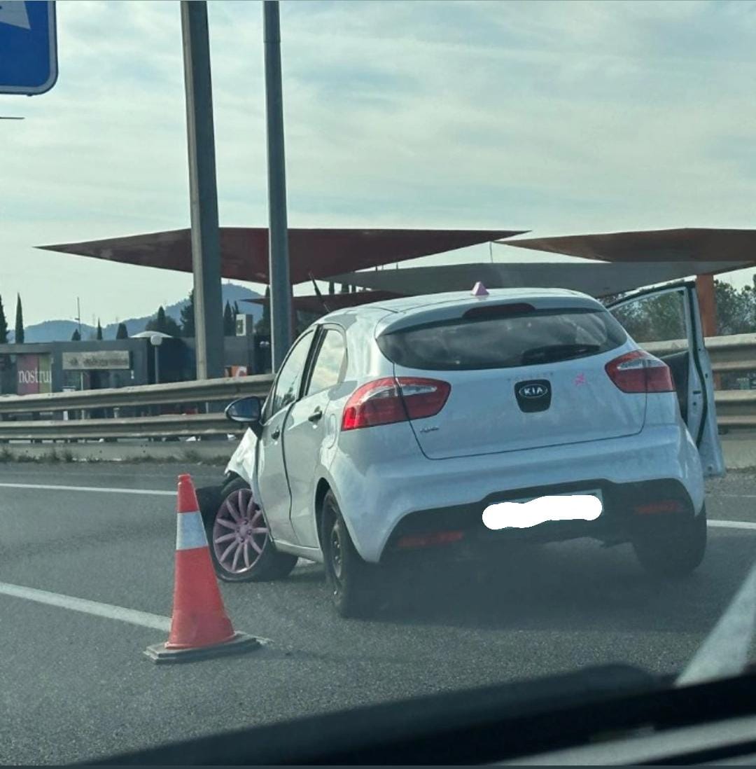 Un accident a la C-16 a Rubí provoca cues d'1 km. FOTO: Cedida