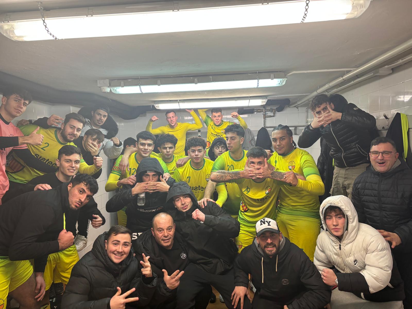 Golejada de l'amateur B de l'Olímpic davant el FC Sant Esteve Sesrovires. FOTO: Cedida