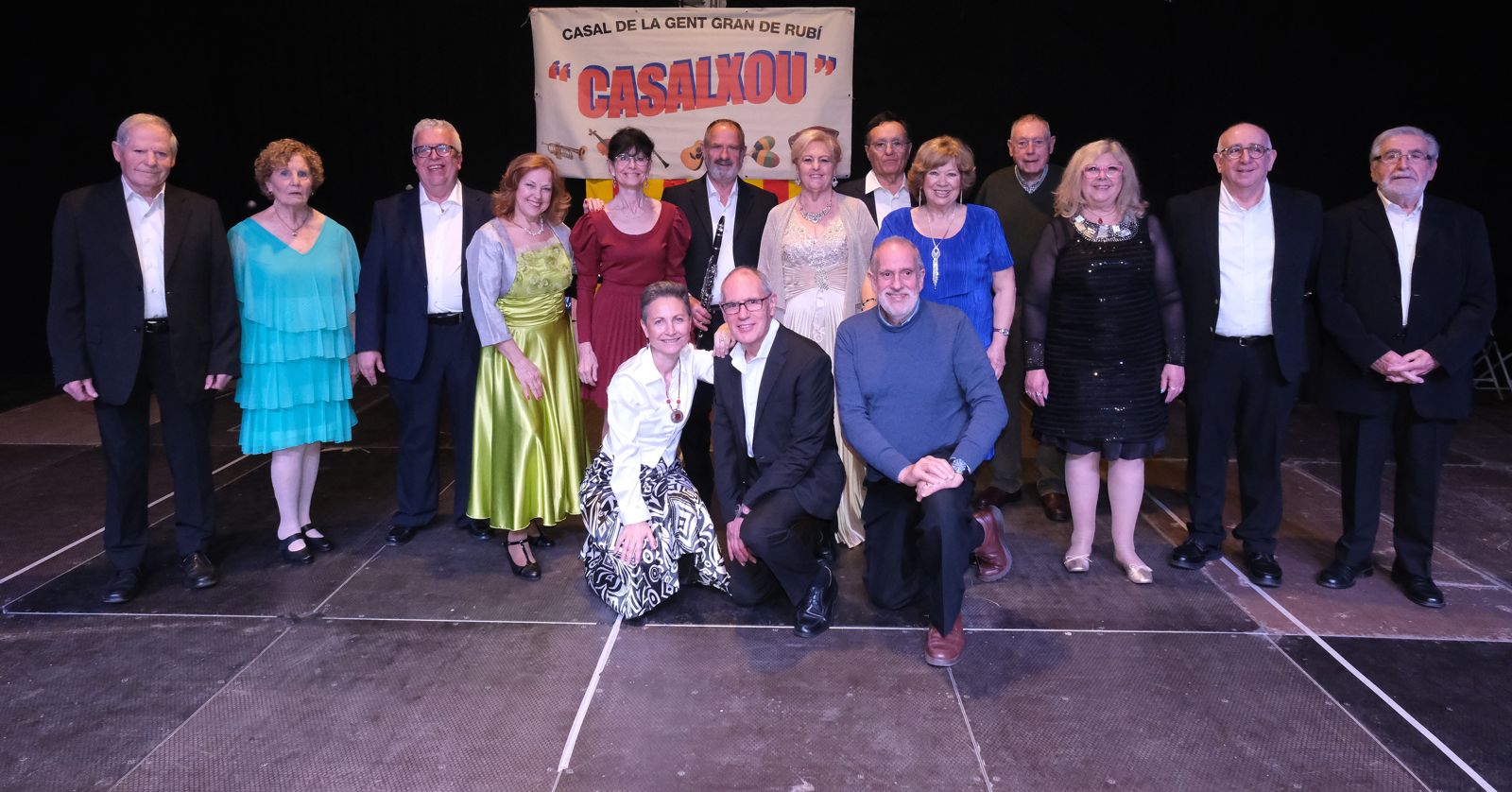 El grup CasalXou actua amb èxit a la cloenda de la festa de Sant Antoni Abat. FOTO: Cedida