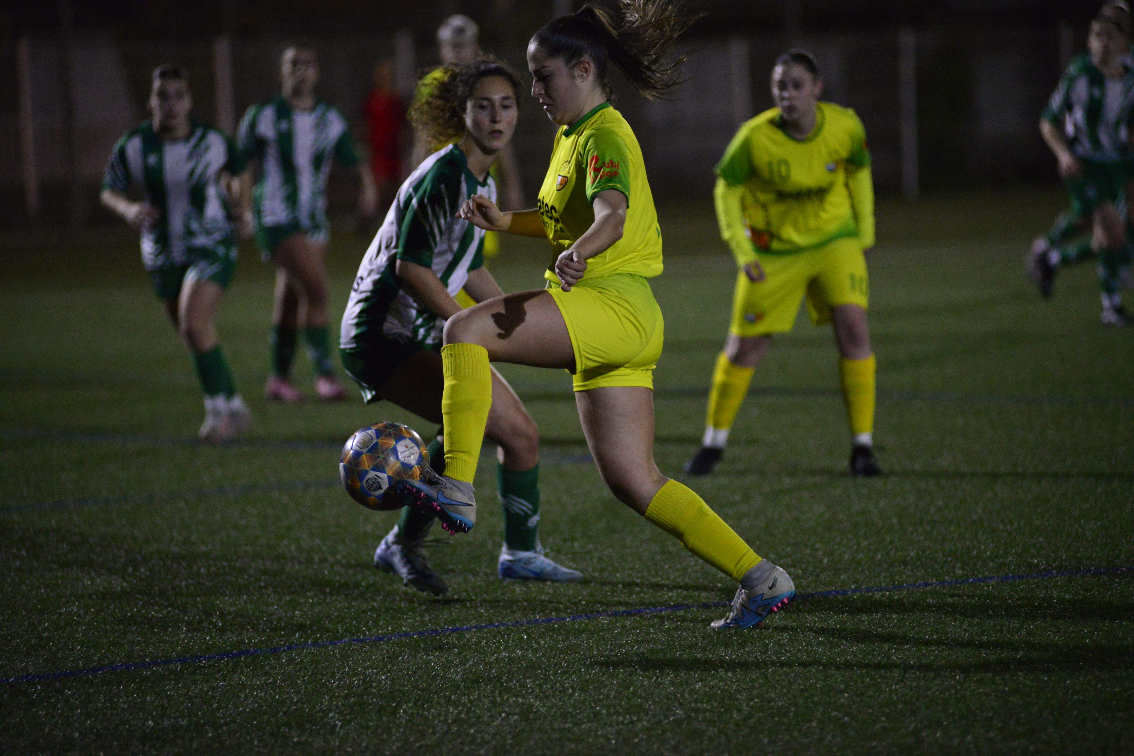 L'Amateur A femení de l'Olímpic cau contra el CF Singuerlin. FOTO: Jana Rodríguez