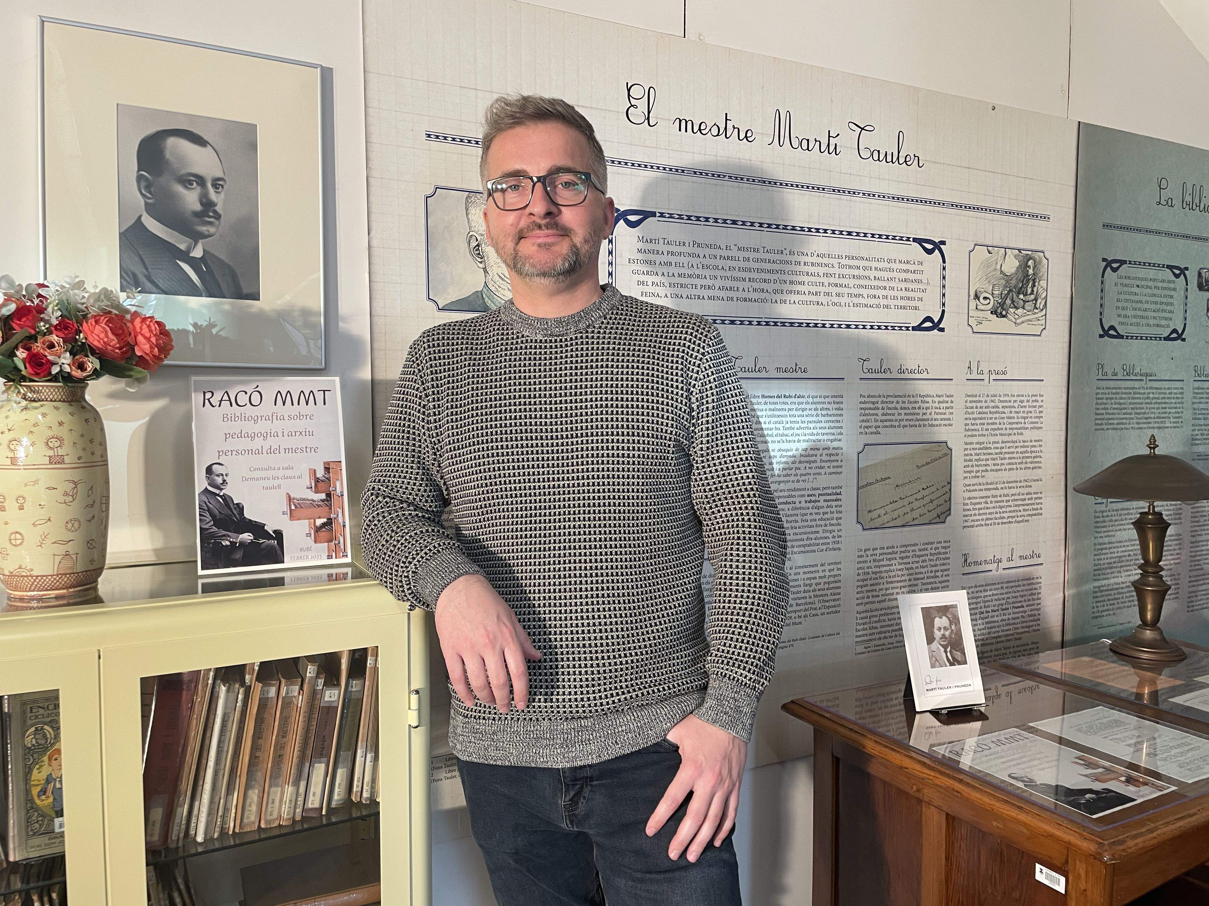 Adrià Martín, director de la biblioteca de Rubí Mestre Martí Tauler. FOTO: Estela Luengo