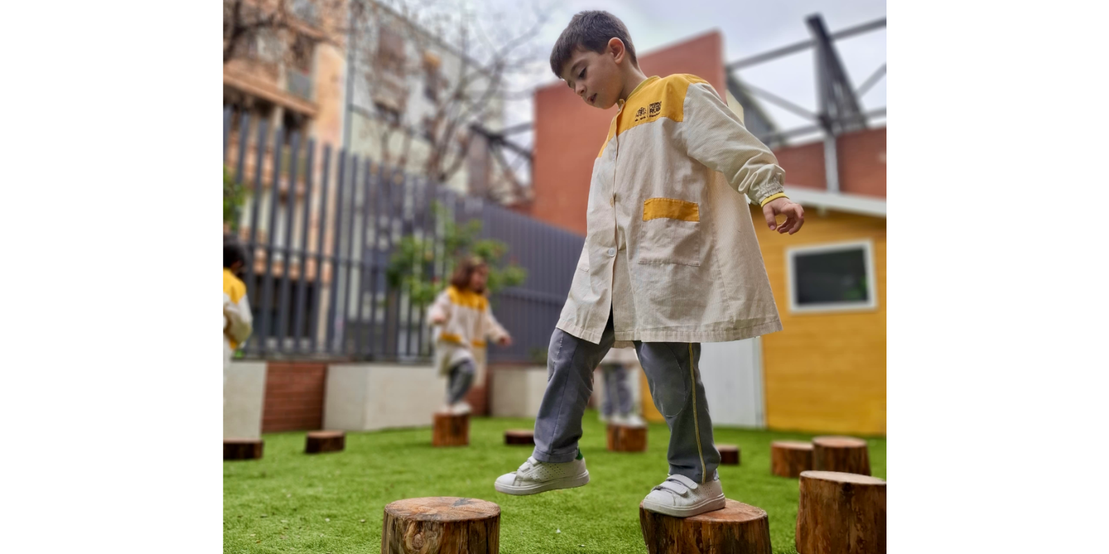 L’educació infantil no només té lloc dins l’aula. Tots els espais són espais d’aprenentatge. FOTO: Cedida