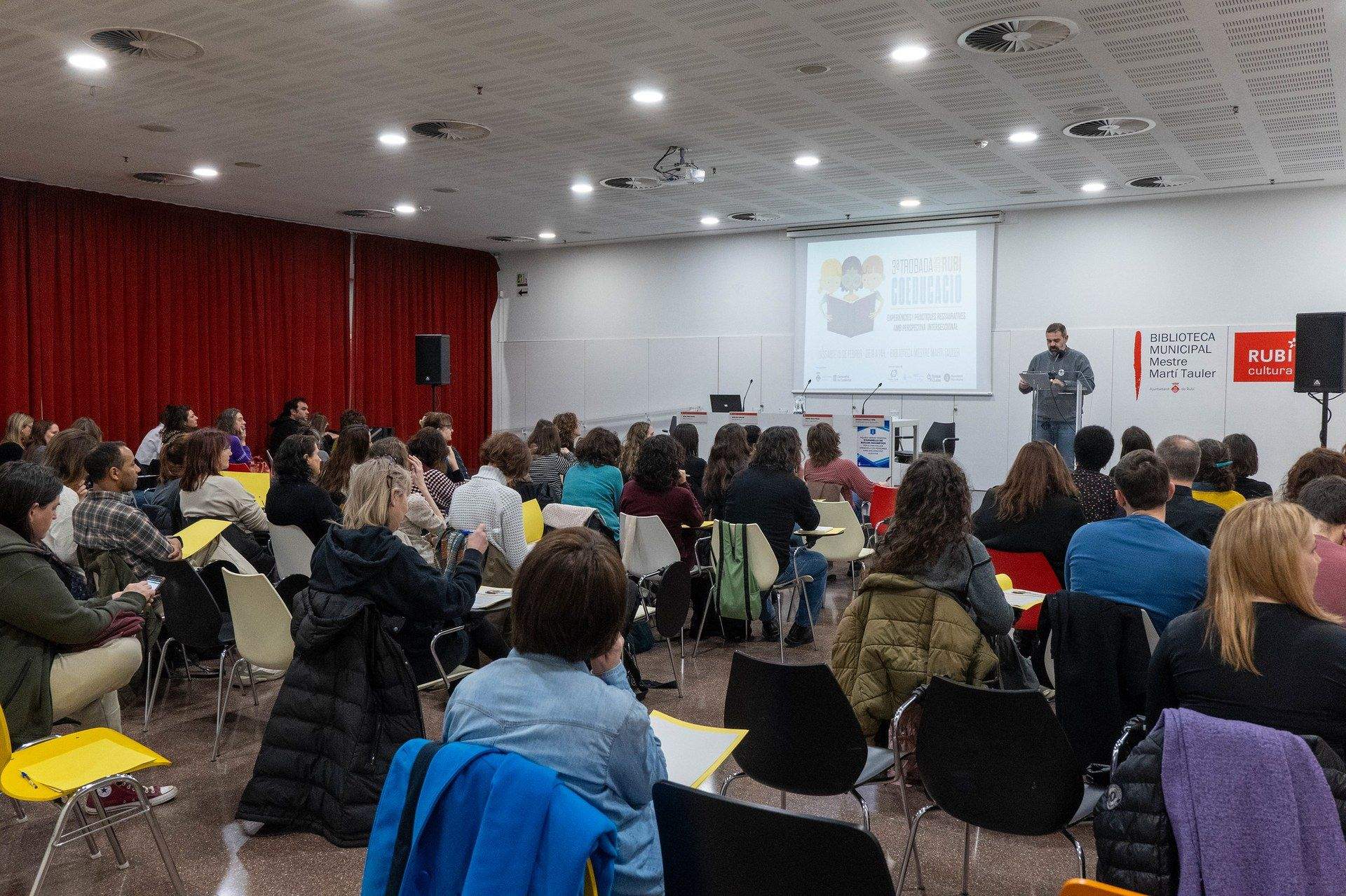 Més de 100 professionals es reuneixen en la III Jornada de Coeducació de Rubí. FOTO: Ajuntament de Rubí - Localpres