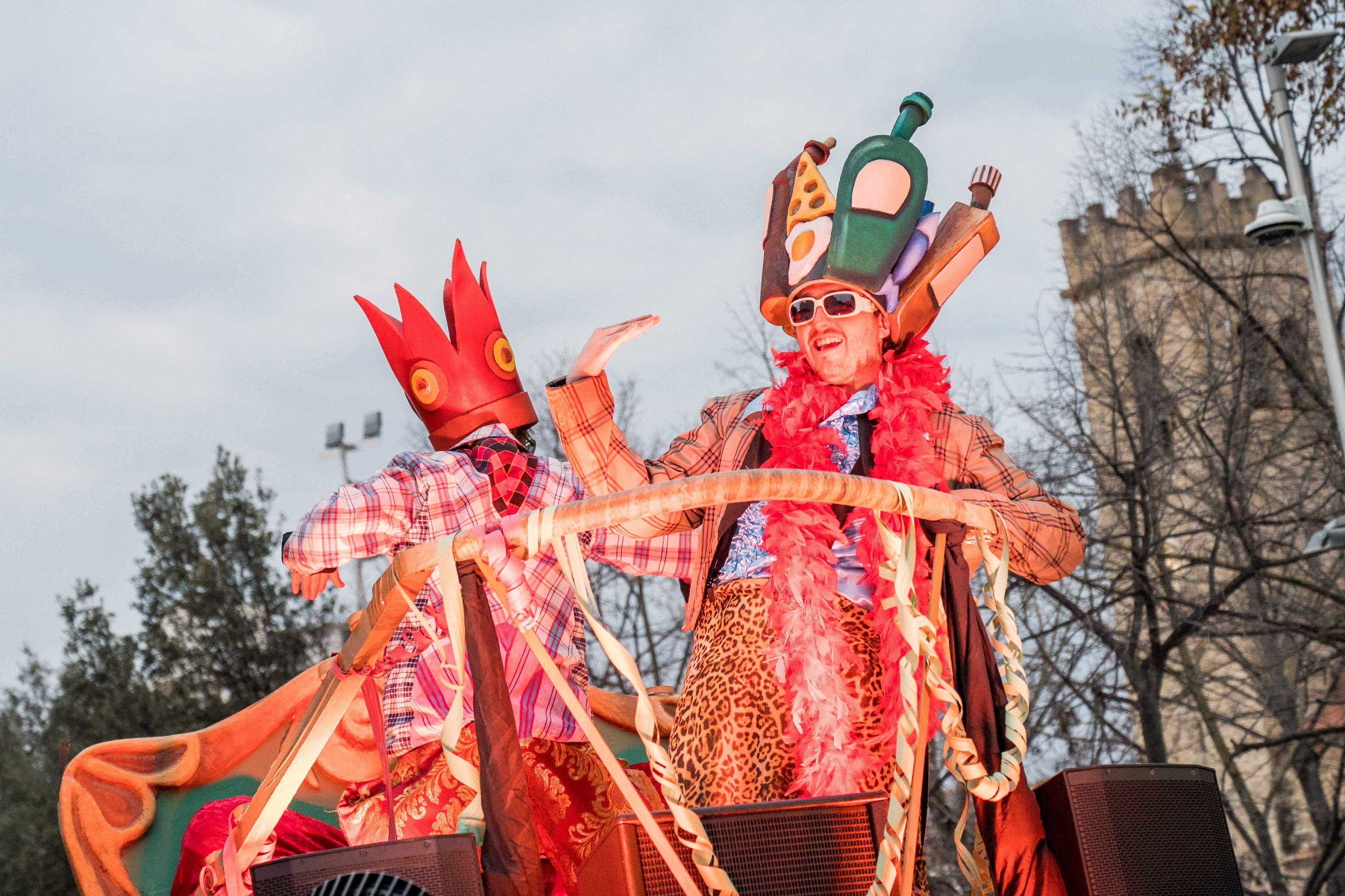 El Rei Carnestoltes i la Reina Encarna han encapçalat la Rua de Comparses FOTO: Carmelo Jiménez