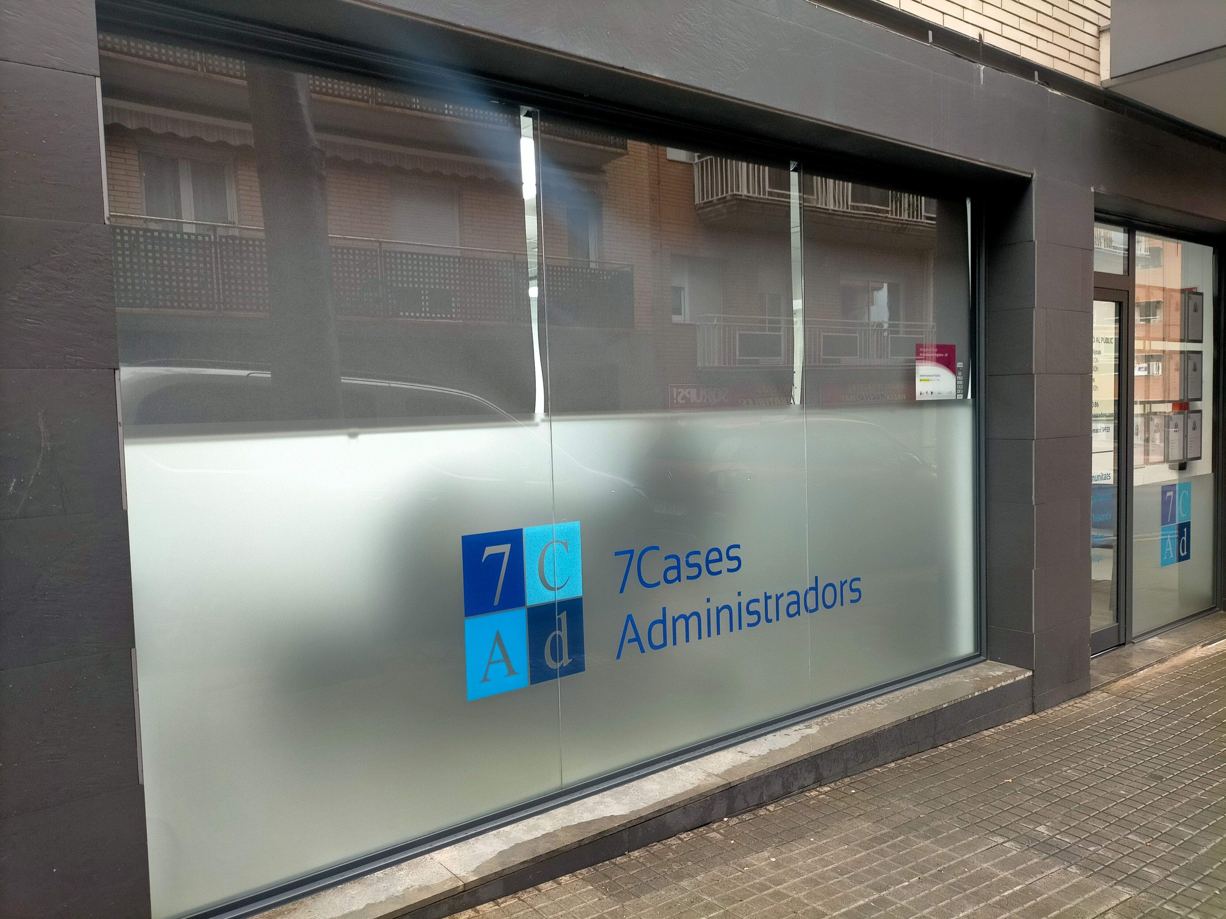 L'administradora de finques 7Cases, denunciada per una presumpta estafa FOTO: Marta Casas L'administradora de finques 7Cases, denunciada per una presumpta estafa FOTO: Marta Casas