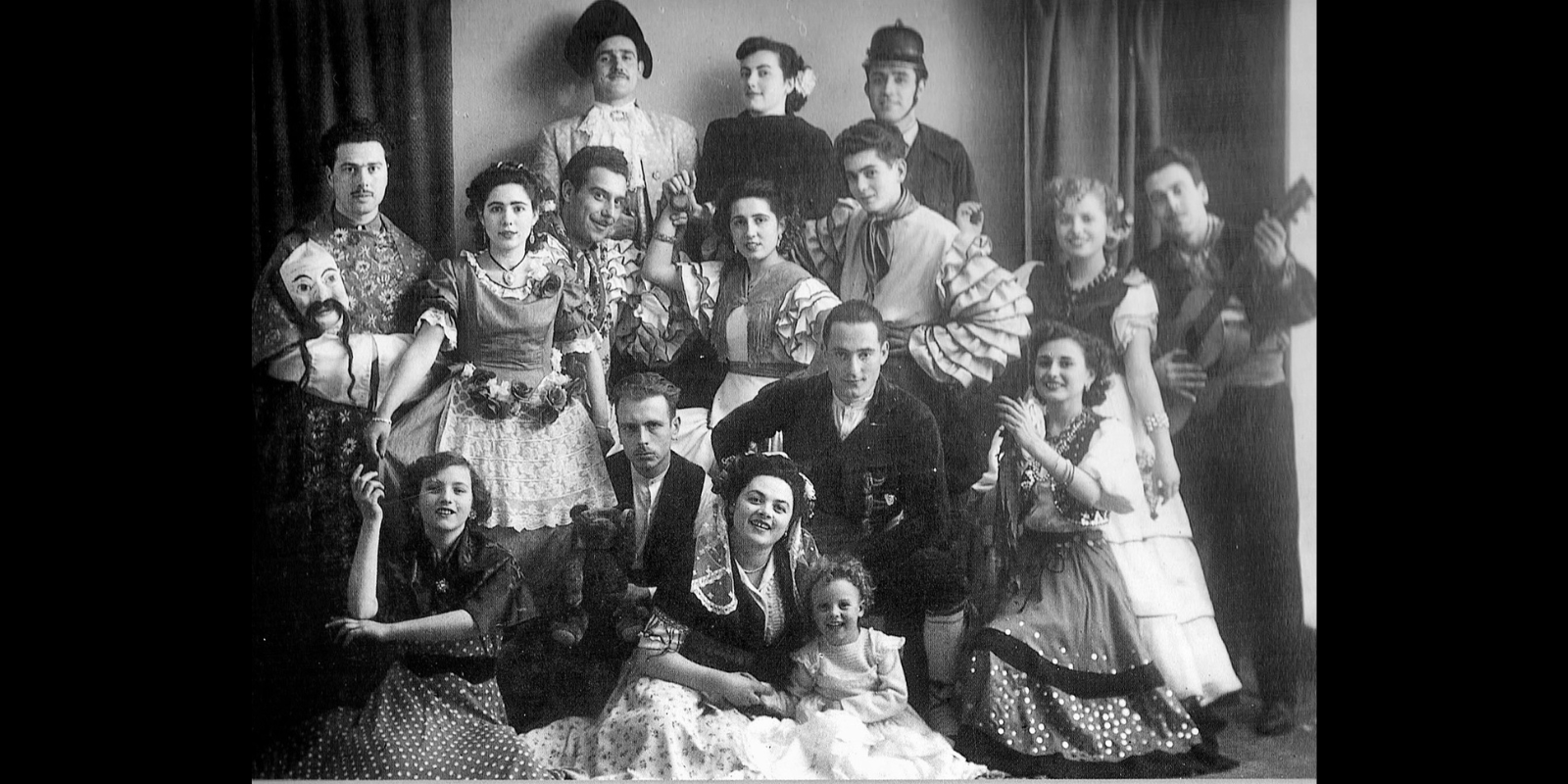  Un ball de carnestoltes a cal Vicariet en ple franquisme. FOTO: família Escayol-Duc