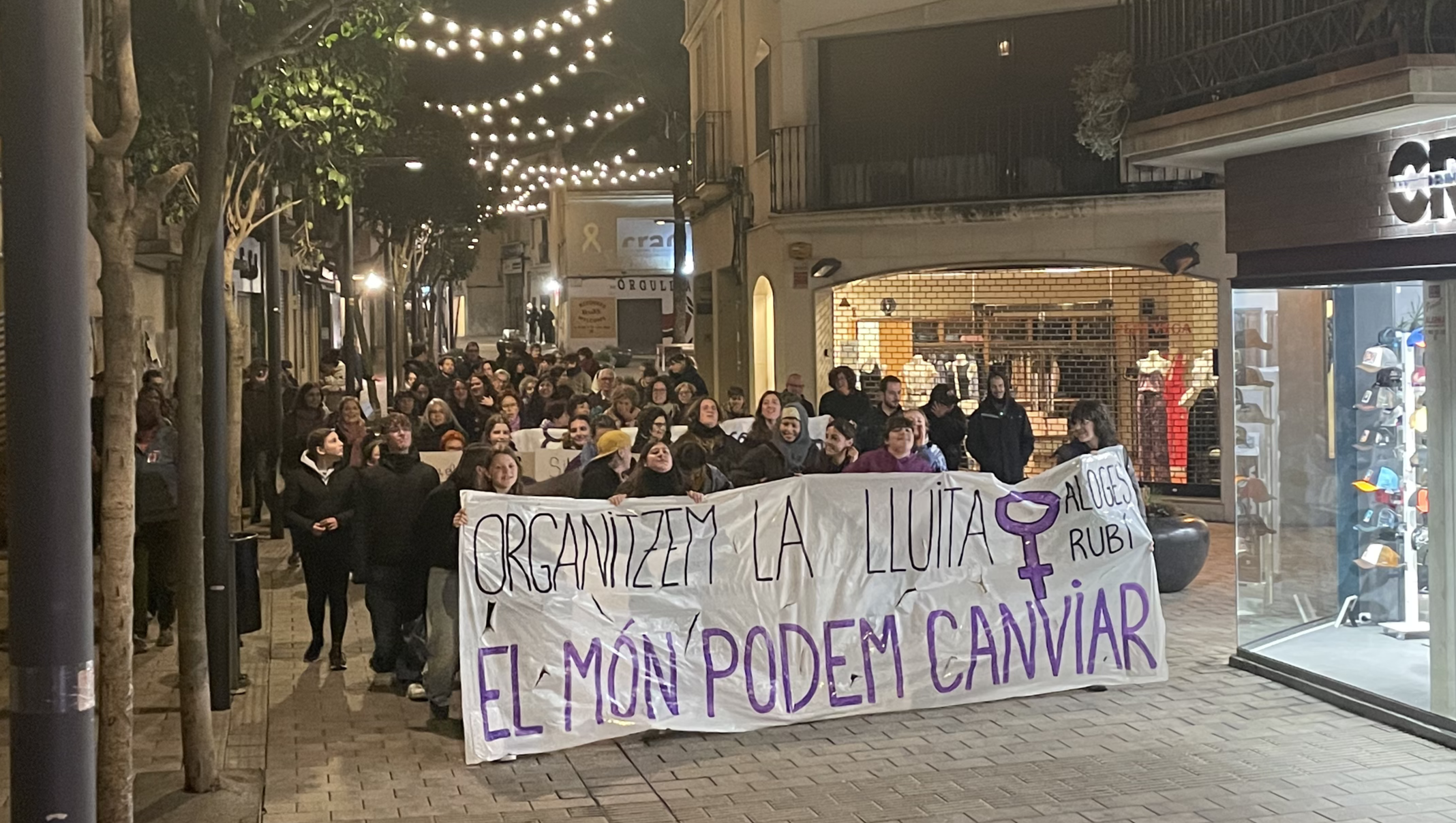 Imatge de la manifestació feminista pel 8M a Rubí FOTO: Marta Casas