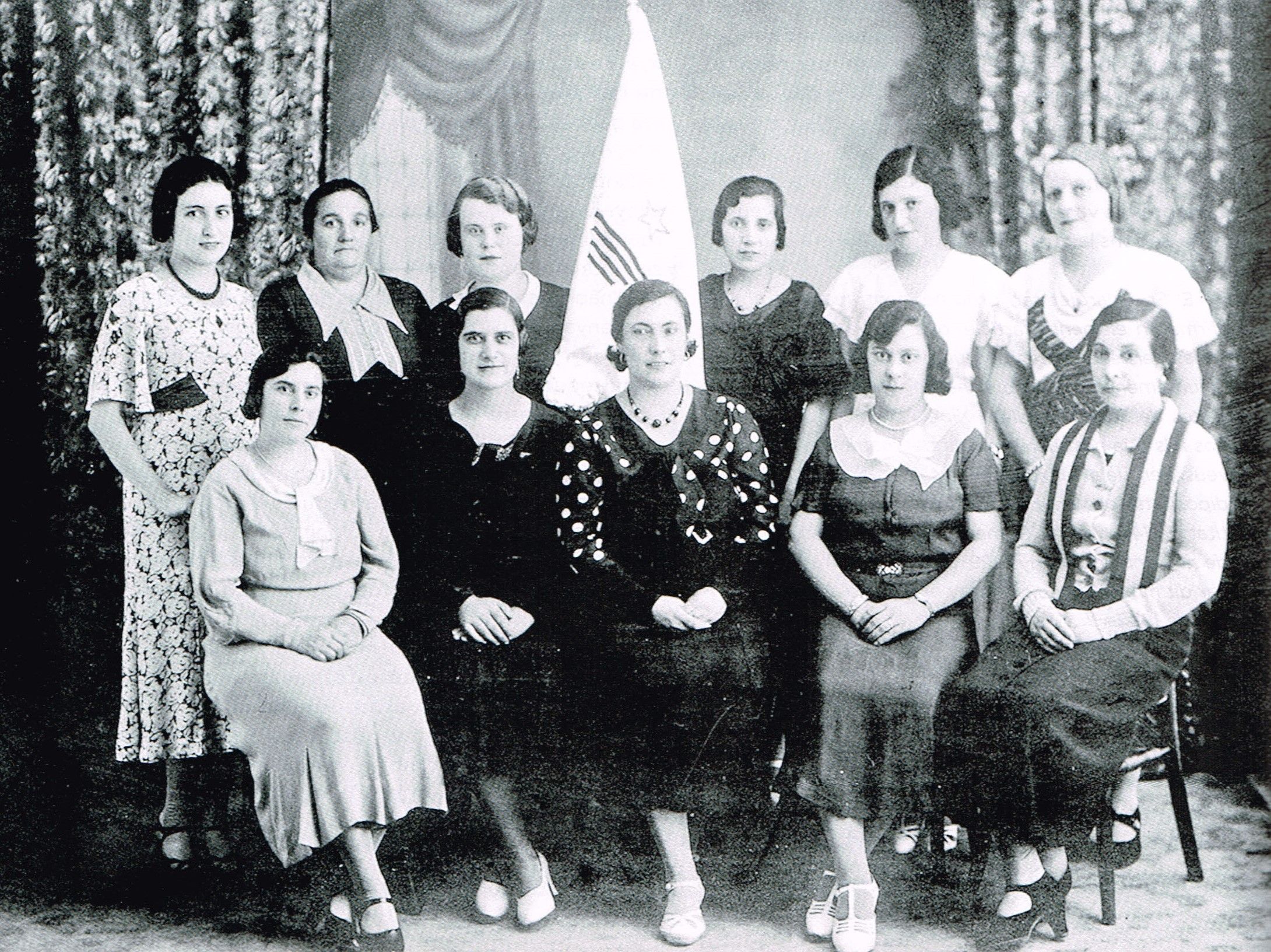 El Grup Femení del CDR, 1933. FOTO: Autoria desconeguda