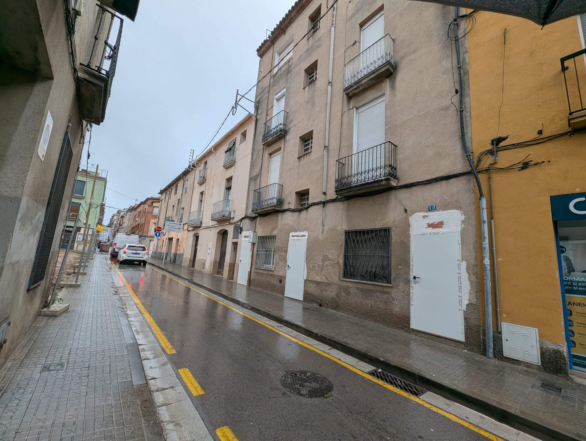 Els veïns del carrer Justícia encara no han pogut tornar a casa seva FOTO: Estela Luengo