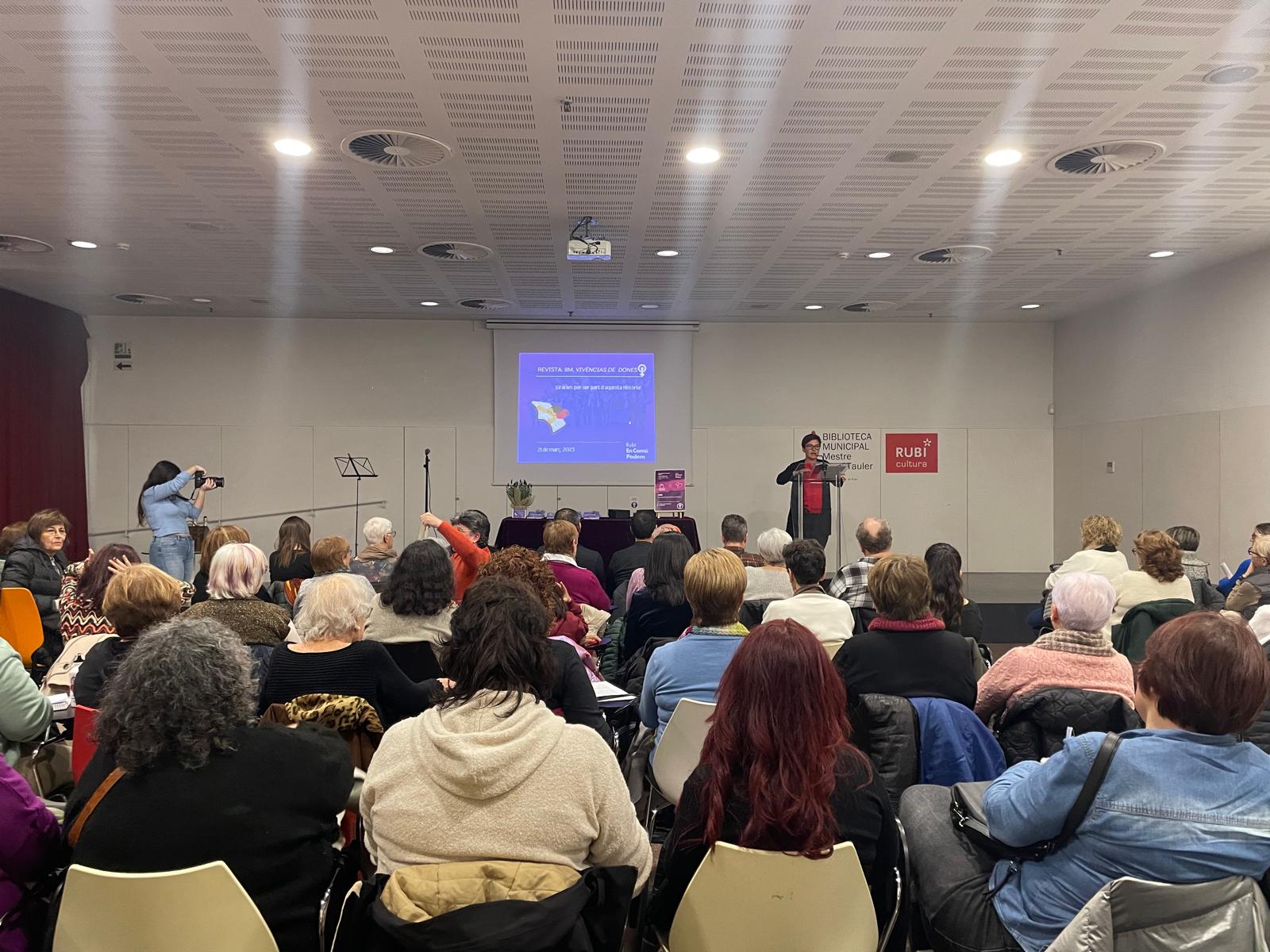 Acte de presentació de la revista 'Vivencias de mujeres' i dels premis ‘Dones referents’ 2025. FOTO: Estela Luengo