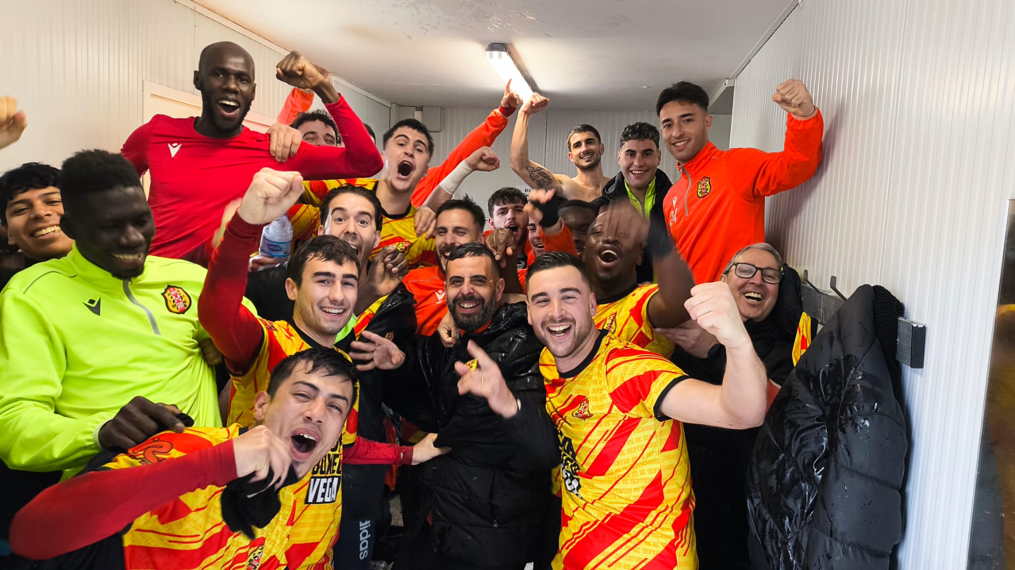 El Veinti s’imposa per 2-0 i suma tres punts crucials. FOTO: Cedida