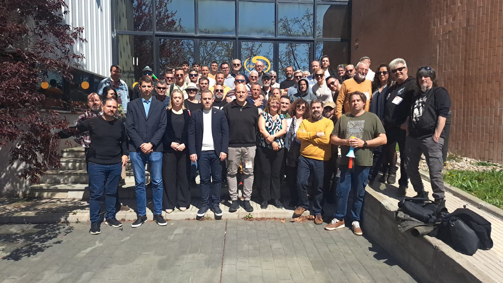 Trobada entre els treballadors de l'empresa i polítics de Cerdanyola i Rubí. FOTO: Cedida Trobada entre els treballadors de l'empresa i polítics de Cerdanyola i Rubí. FOTO: Cedida