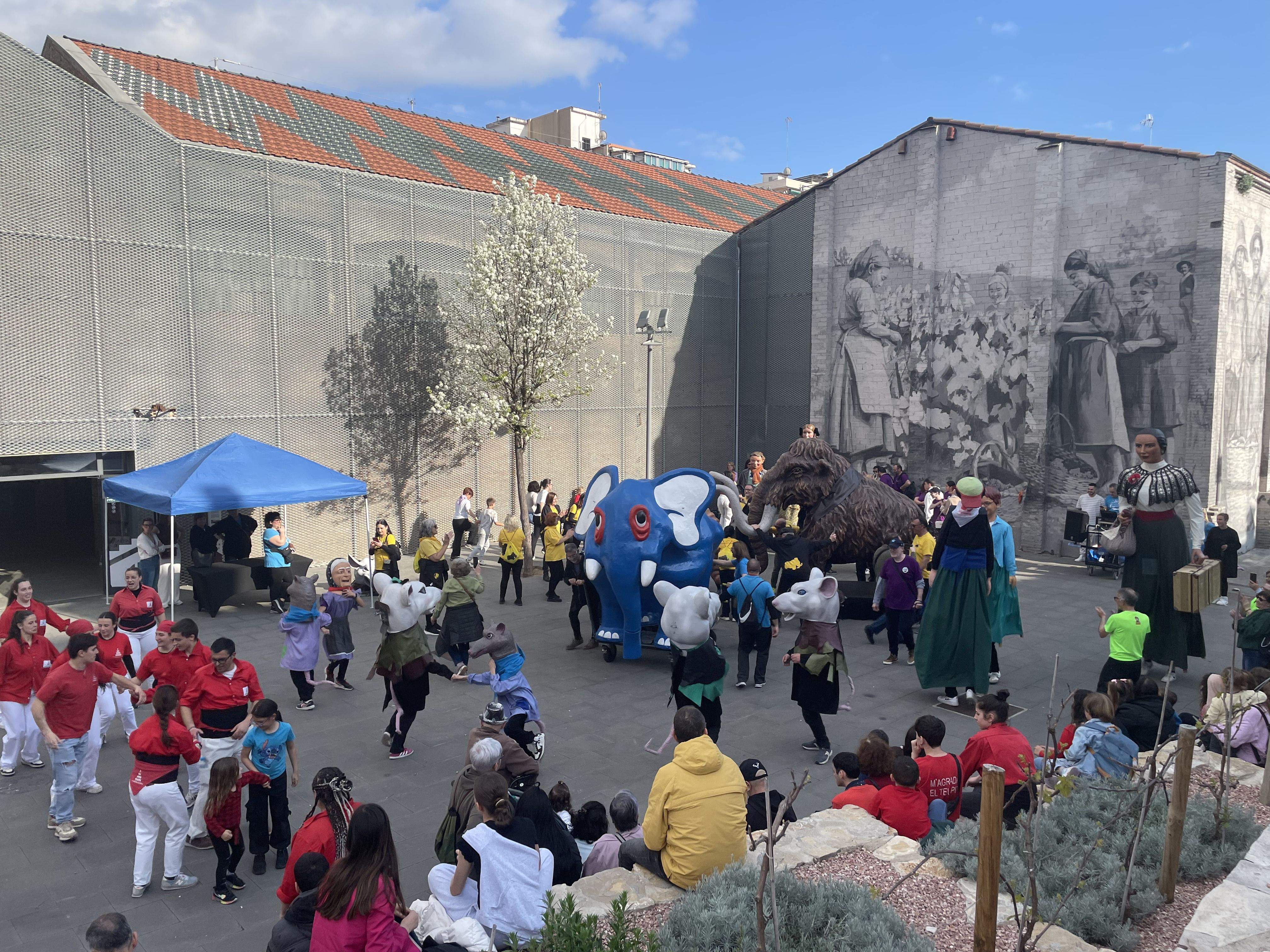 Gran festa per presentar el segon conte protagonitzat per en Bòjum FOTO: Marta Casas