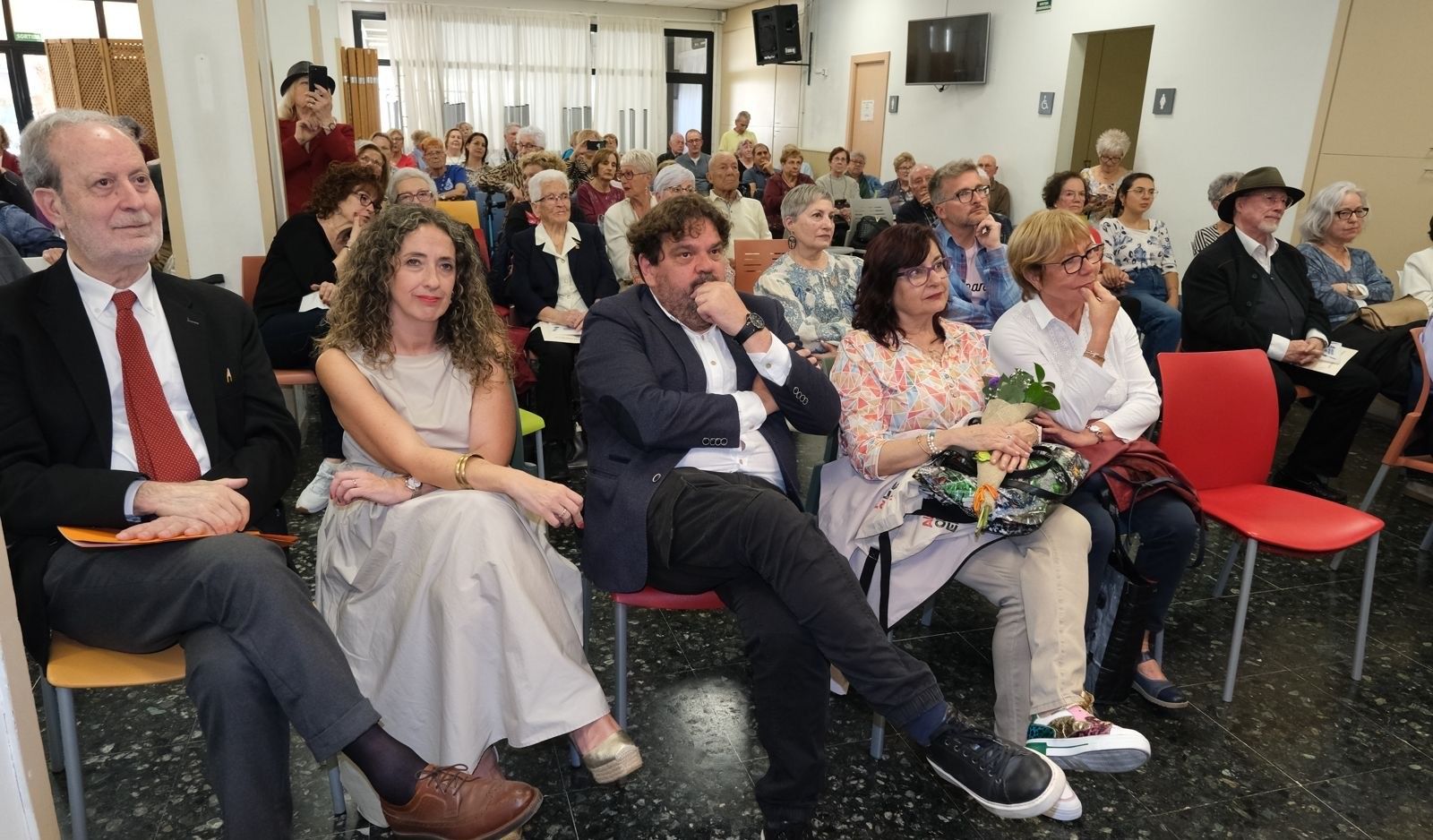 Talent i poesia s'uneixen durant ´'entrega de premis del 22è concurs de poesia i narrativa. FOTO: Cedida Talent i poesia s'uneixen durant ´'entrega de premis del 22è concurs de poesia i narrativa. FOTO: Cedida