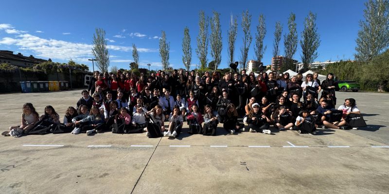 The Community Dance Center celebra la primera edició del "Dia de la dansa" amb gran participació. FOTO: Cedida The Community Dance Center celebra la primera edició del "Dia de la dansa" amb gran participació. FOTO: Cedida