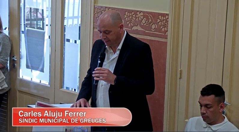 Carles Aluju durant la presentació de l'activitat del 2024 al ple municipal d'abril