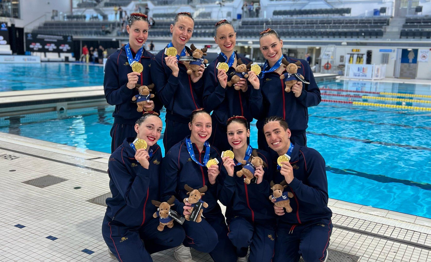 Medalla d'or de l'equip espanyol de natació artística en la prova de rutina lliure FOTO: RFEN