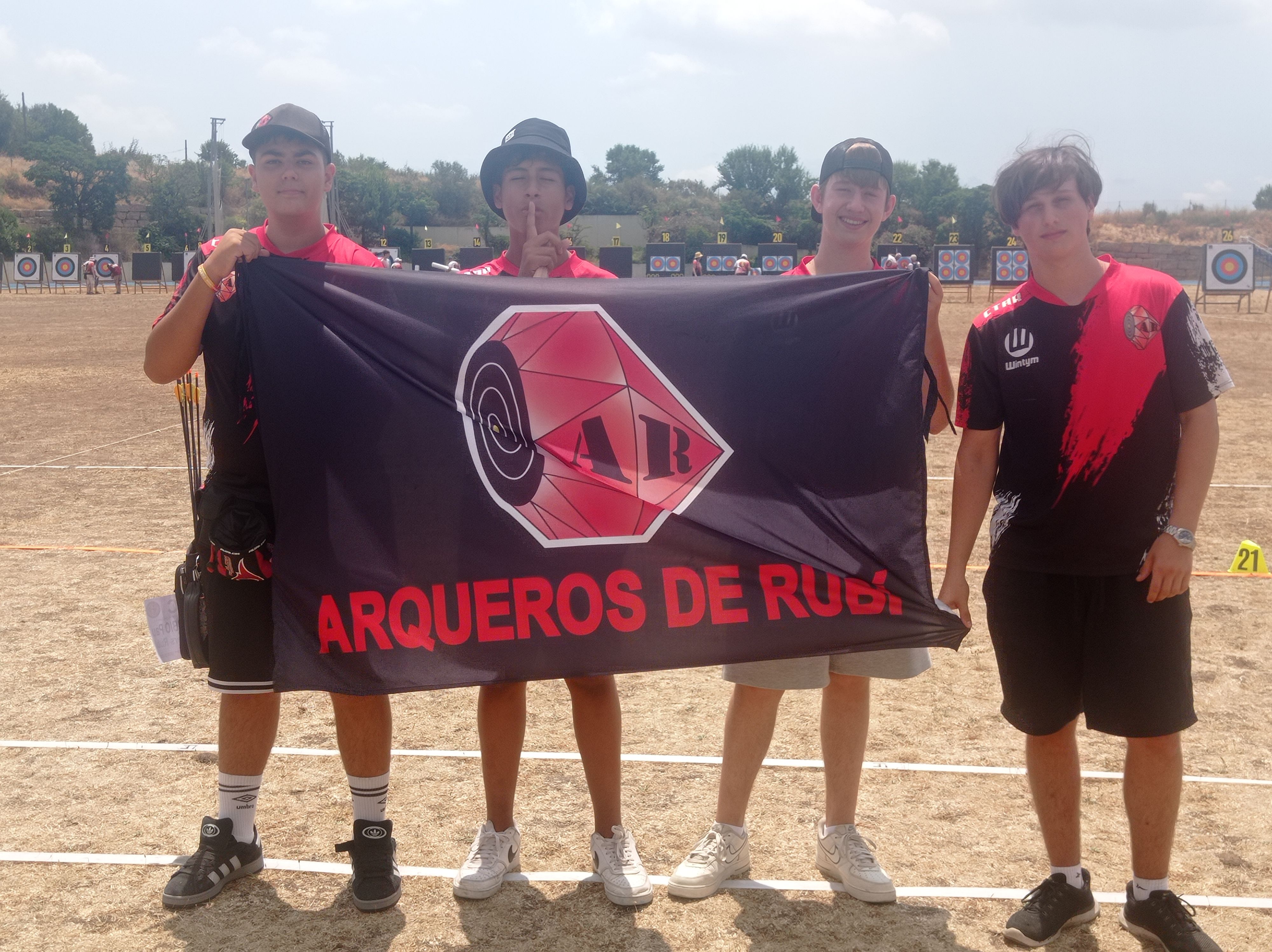 Tres arquers del club Arqueros Rubí fan podi al 75è Campionat de Catalunya d’Arc. FOTO: Cedida Tres arquers del club Arqueros Rubí fan podi al 75è Campionat de Catalunya d’Arc. FOTO: Cedida