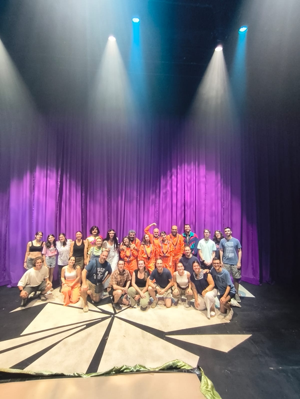 L'Escola rubinenca Flor de Neu participa en el musical ‘Sardana Superstar’. FOTO: Cedida