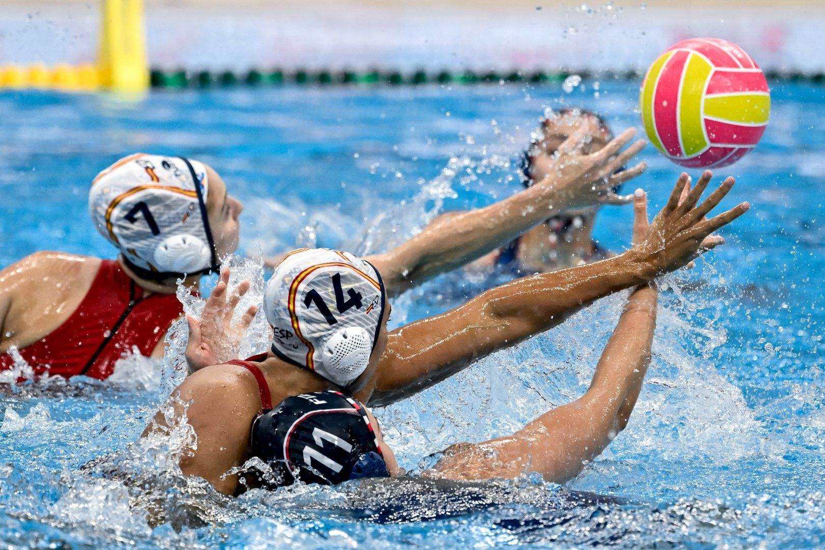 Una jugada del partit entre Espanya i França (23-6) FOTO: RFEN