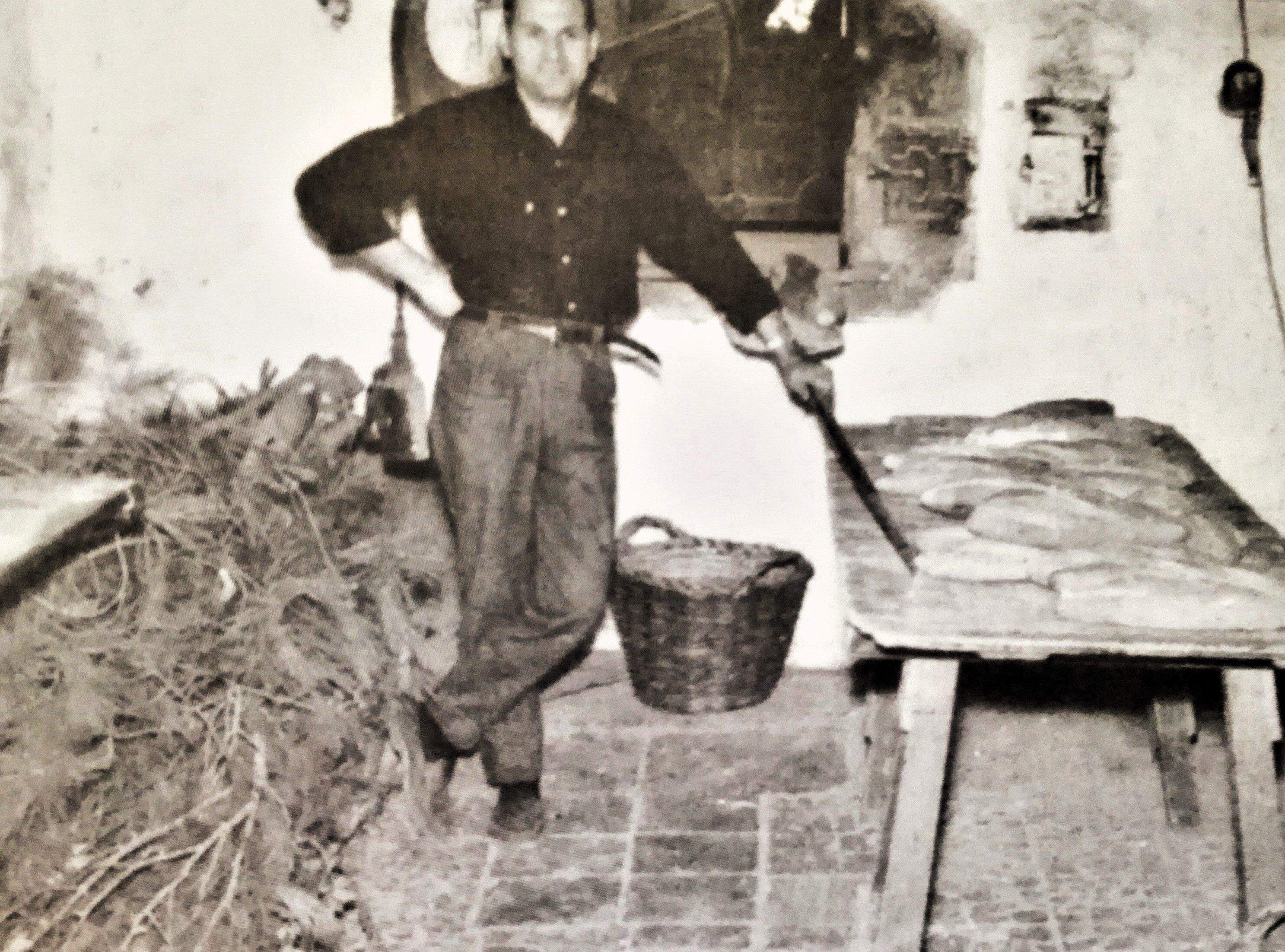 Josep Lluís Lleonart, al forn FOTO: Arxiu Roset / Família Lleonart - Vicente