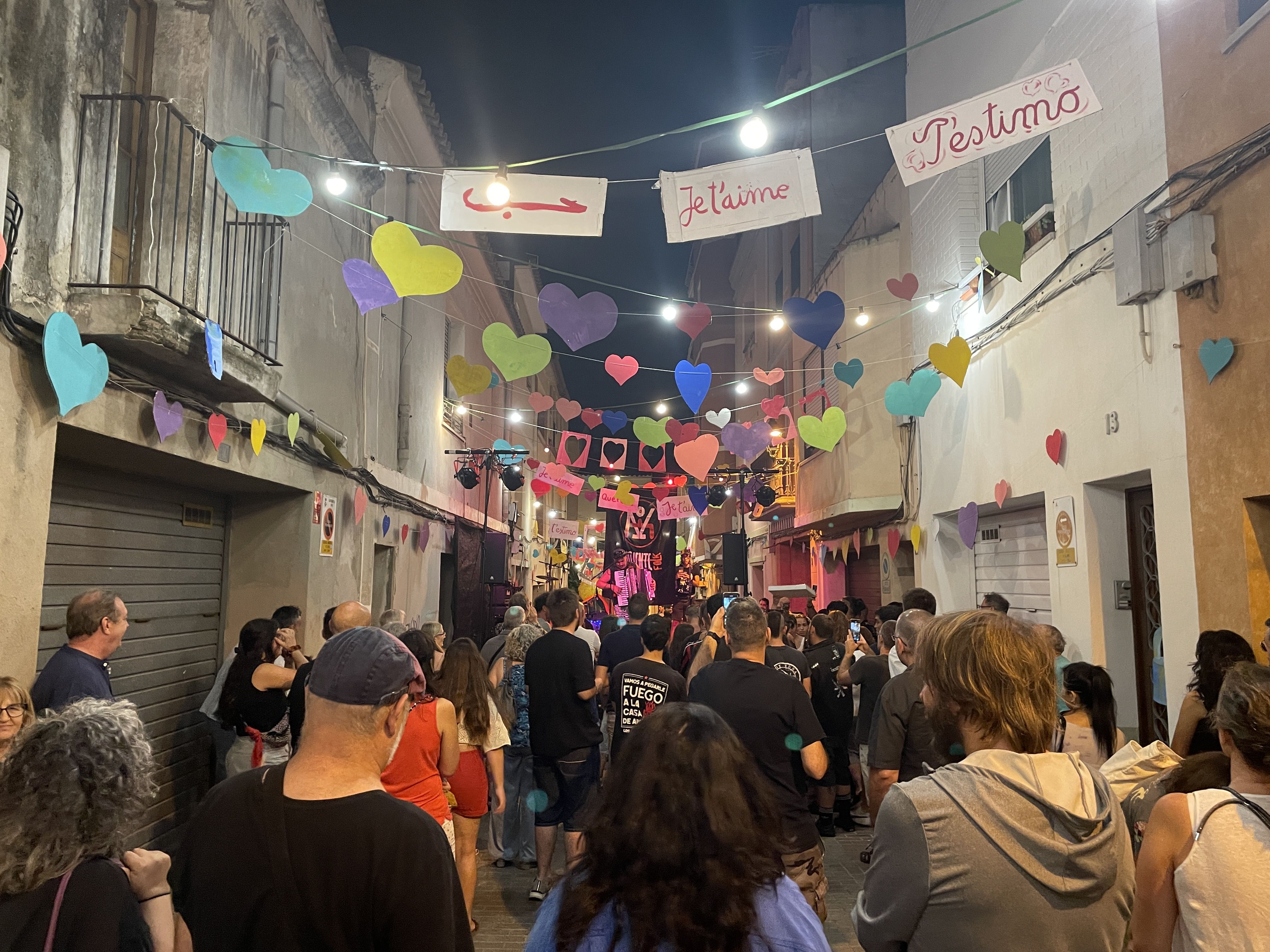 Molt d'amor a les 180es Festes del carrer Sant Jaume FOTO: Marta Casas