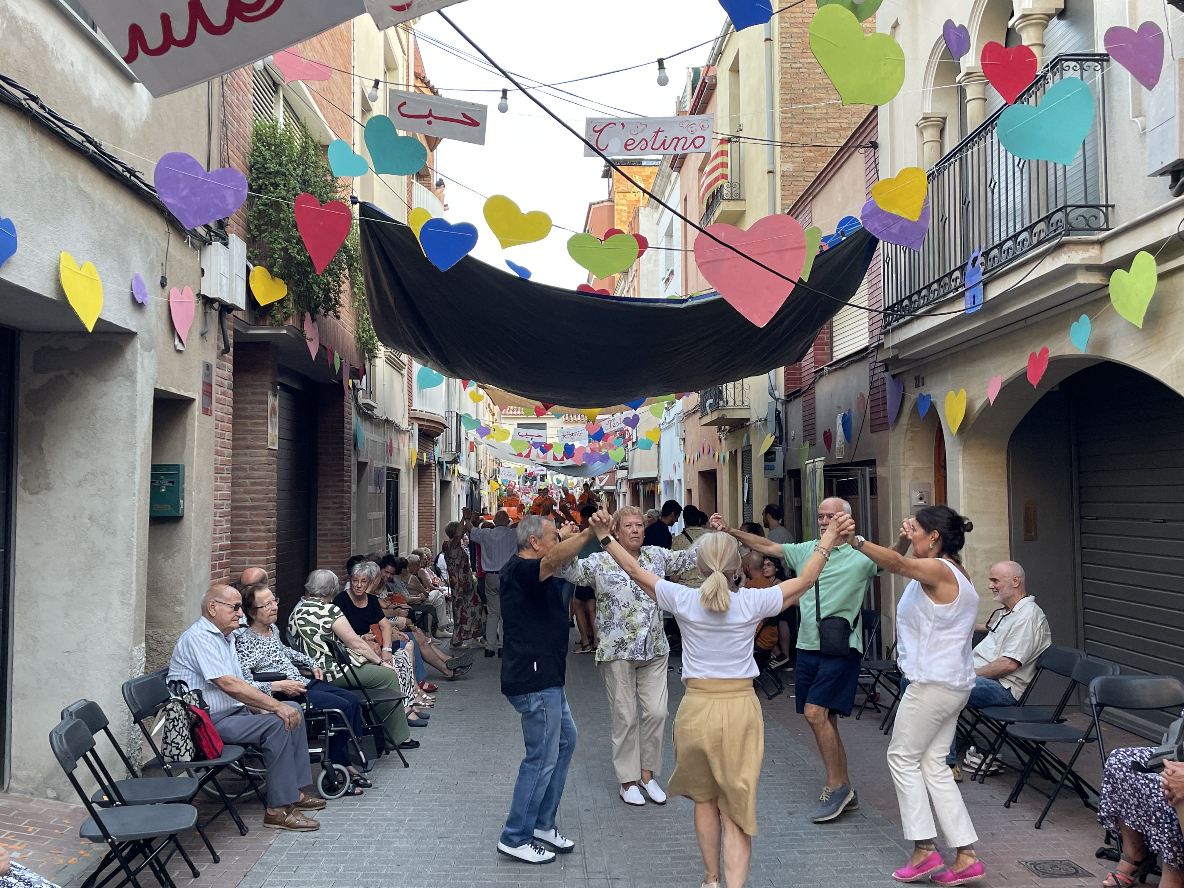 Molt d'amor a les 180es Festes del carrer Sant Jaume FOTO: Marta Casas