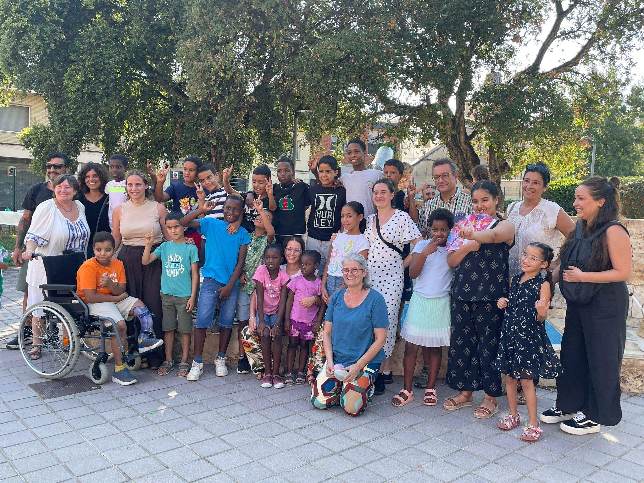 Rubí dona la benvinguda a 6 nens sahrauís del programa 'Vacances en Pau'. FOTO: Estela Luengo