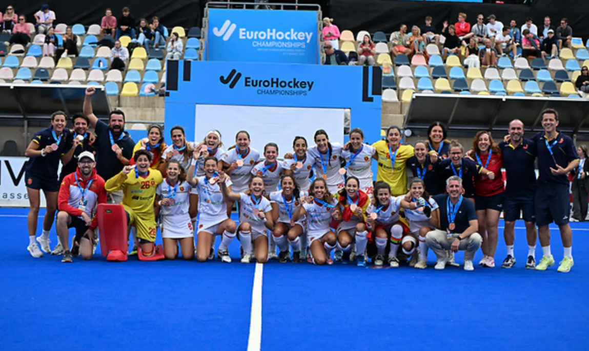La selecció femenina d'hoquei herba, bronze a l'Europeu de Mönchengladbach FOTO: RFEH