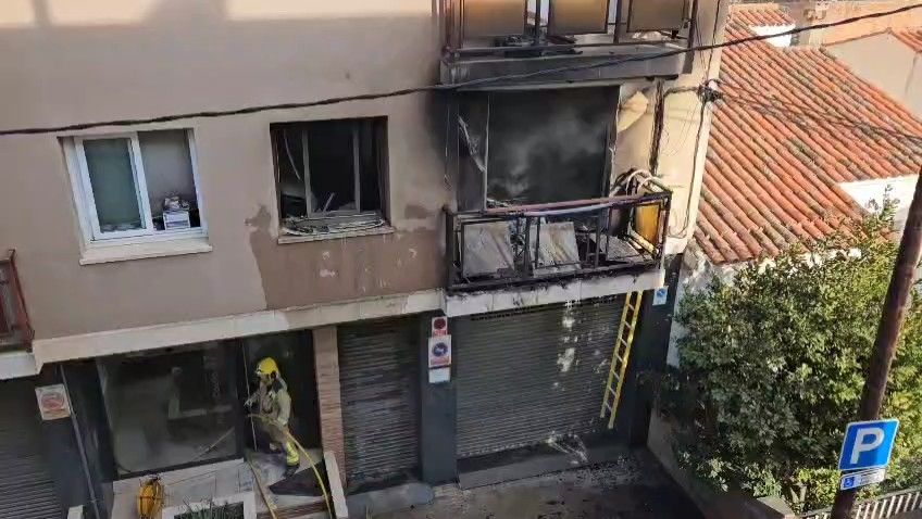 Efectes de l'incendi d'un habiatge a Rubí aquest dijous FOTO: Cedida