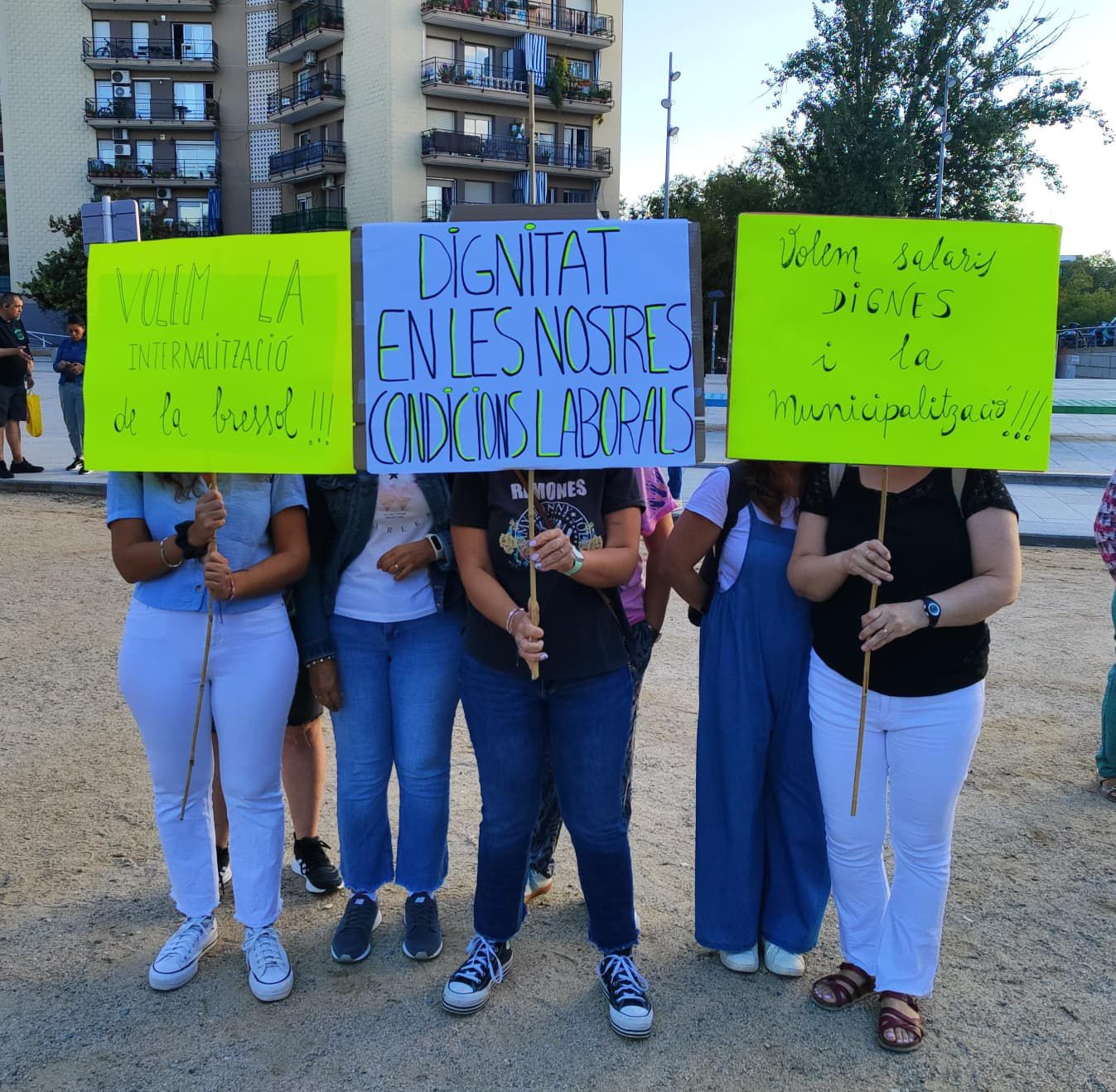 Les treballadores de l’EB Sol Solet continuen reclamant la municipalització. FOTO: Cedida