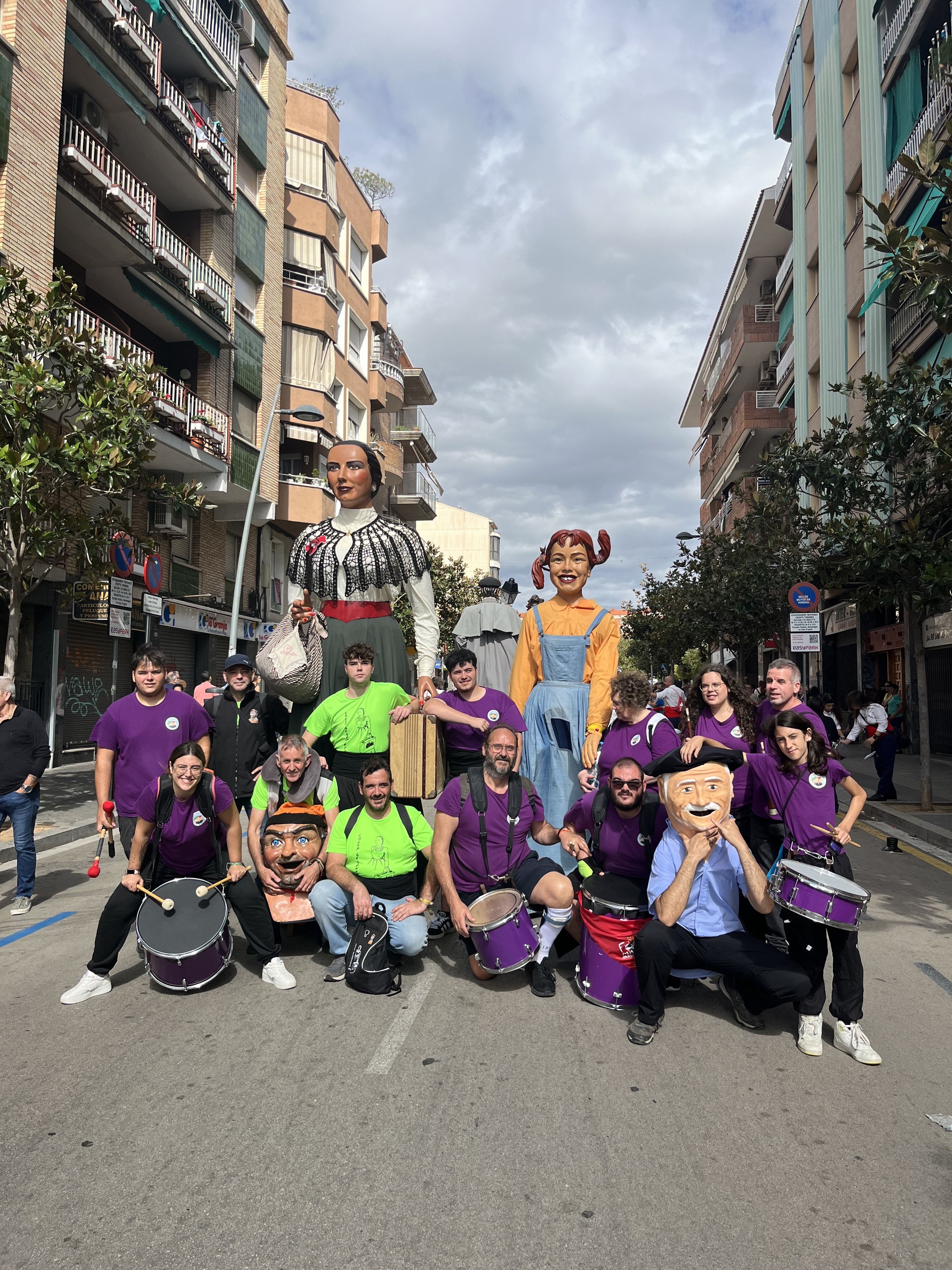 Els geganters de Ca n’Oriol i el Pinar visiten Ripollet. FOTO: Cedida