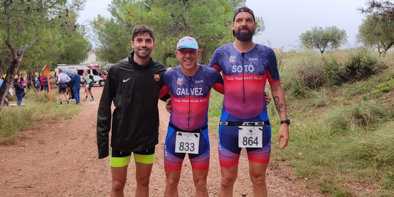 Triatletes del CN Rubí. FOTO: Cedida