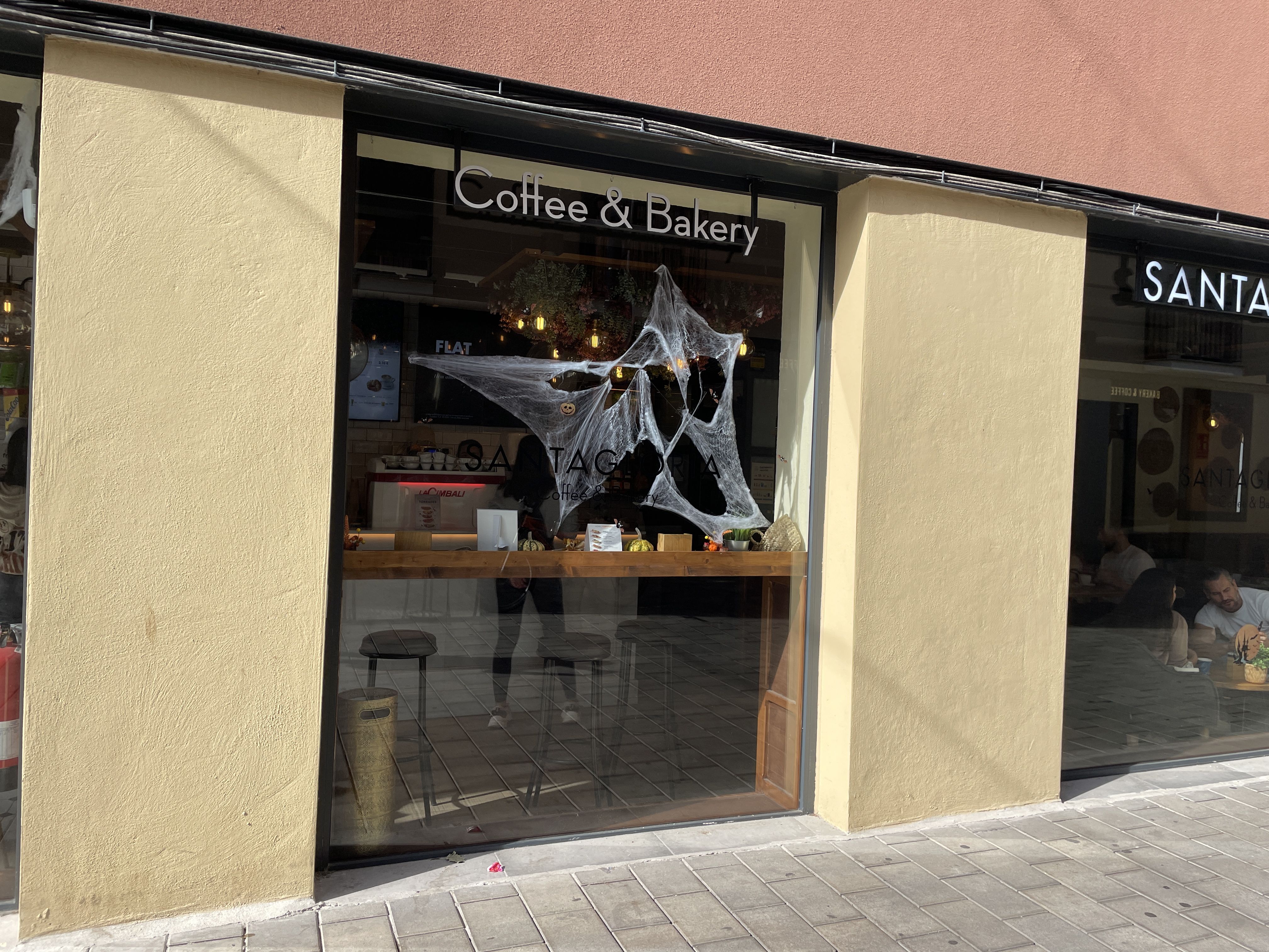 Aparadors decorats amb motius de Halloween