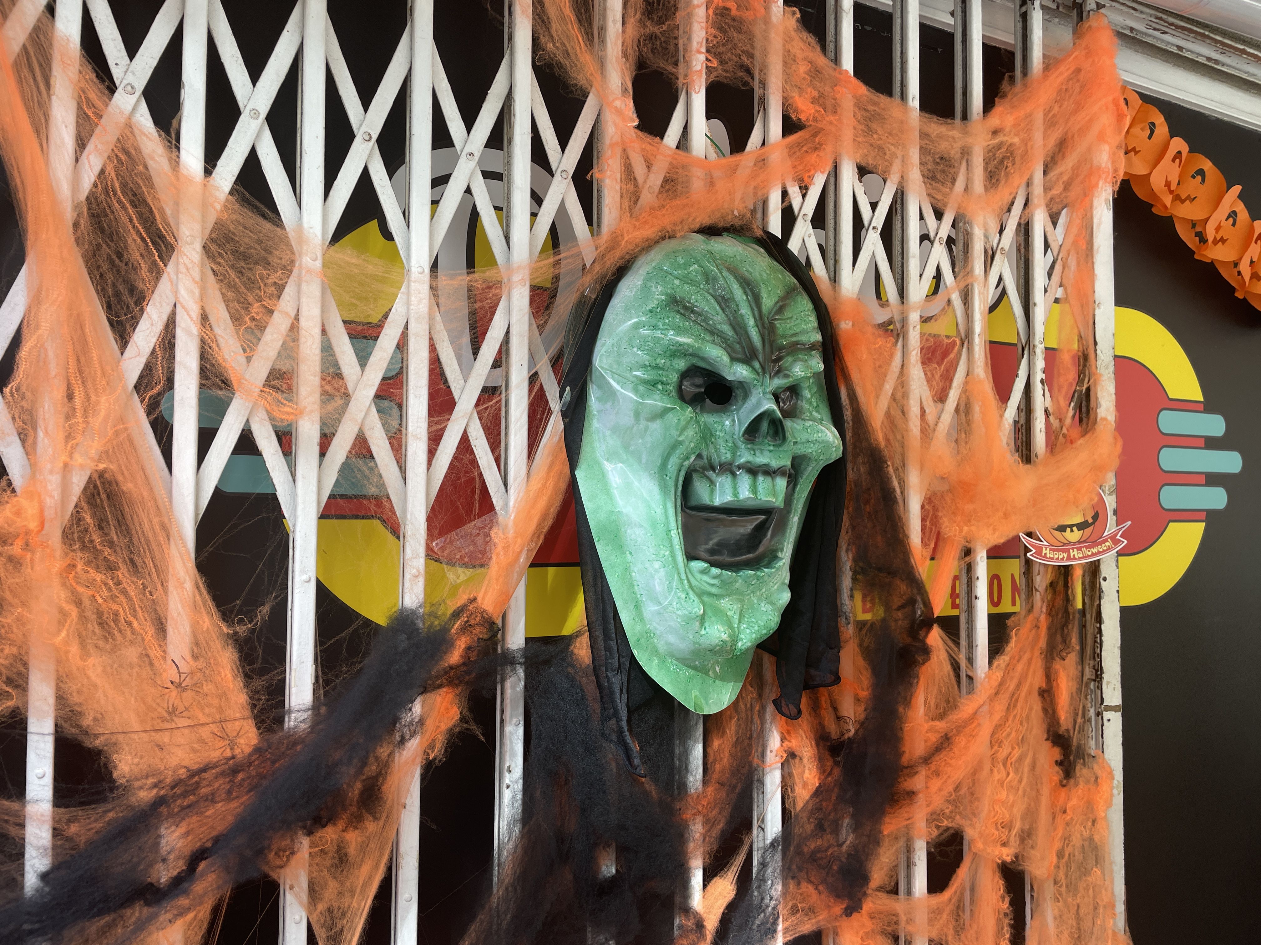 Aparadors decorats amb motius de Halloween